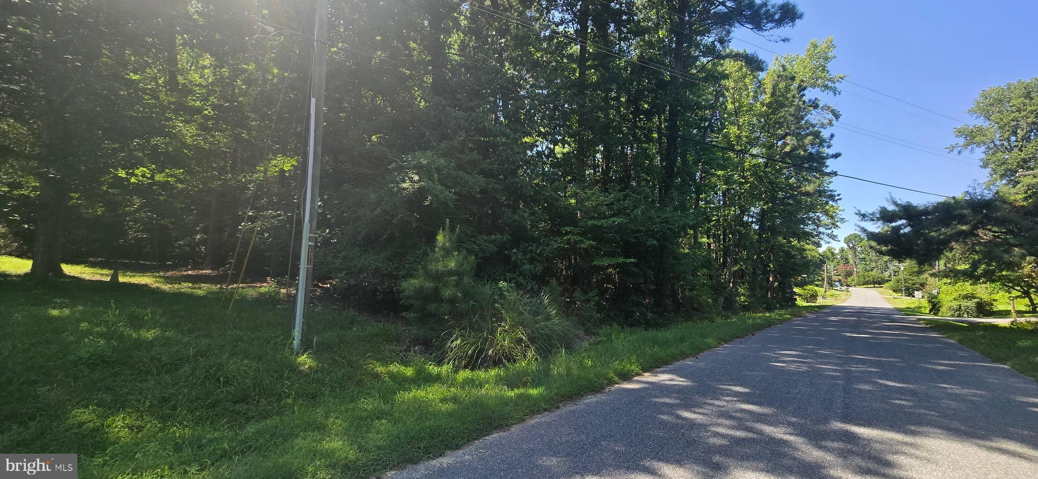 STRATFORD HARBOUR - Land