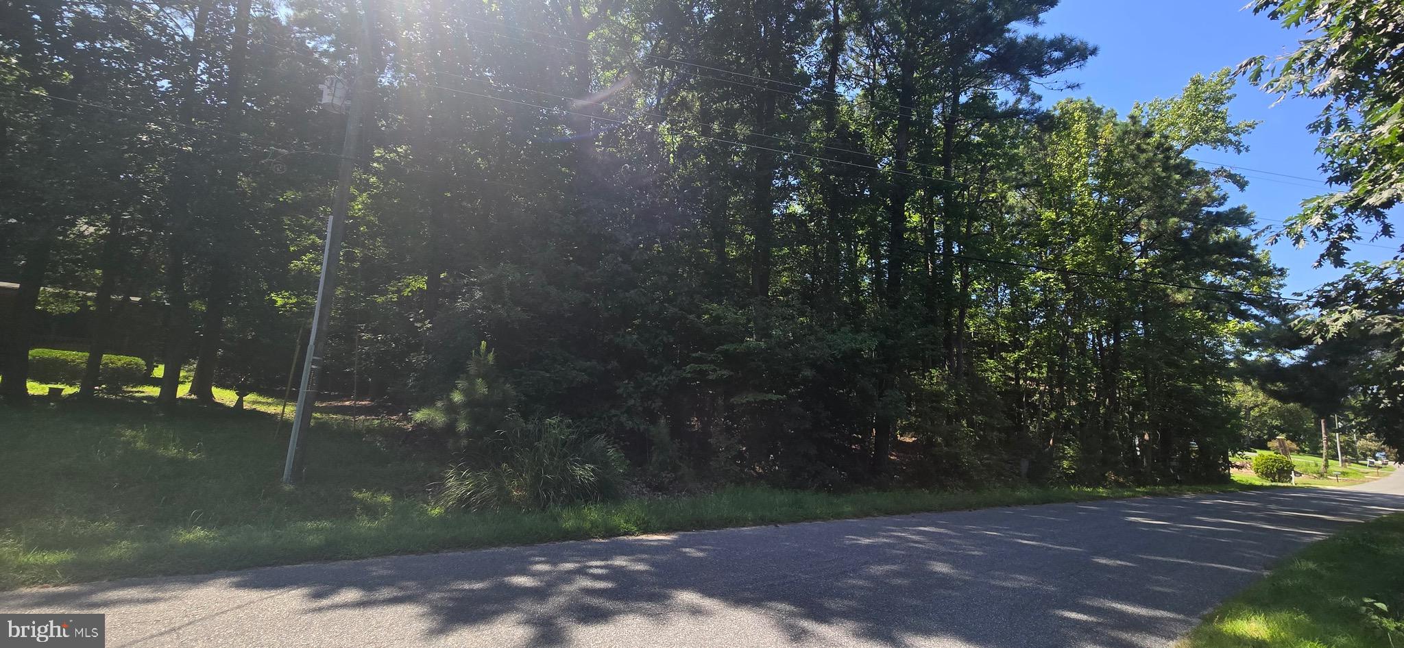 STRATFORD HARBOUR - Land