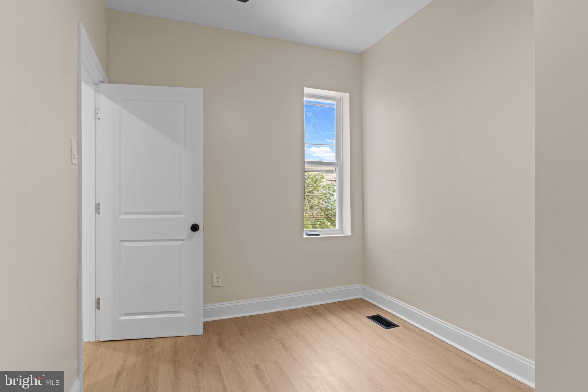 KENSINGTON - Residential