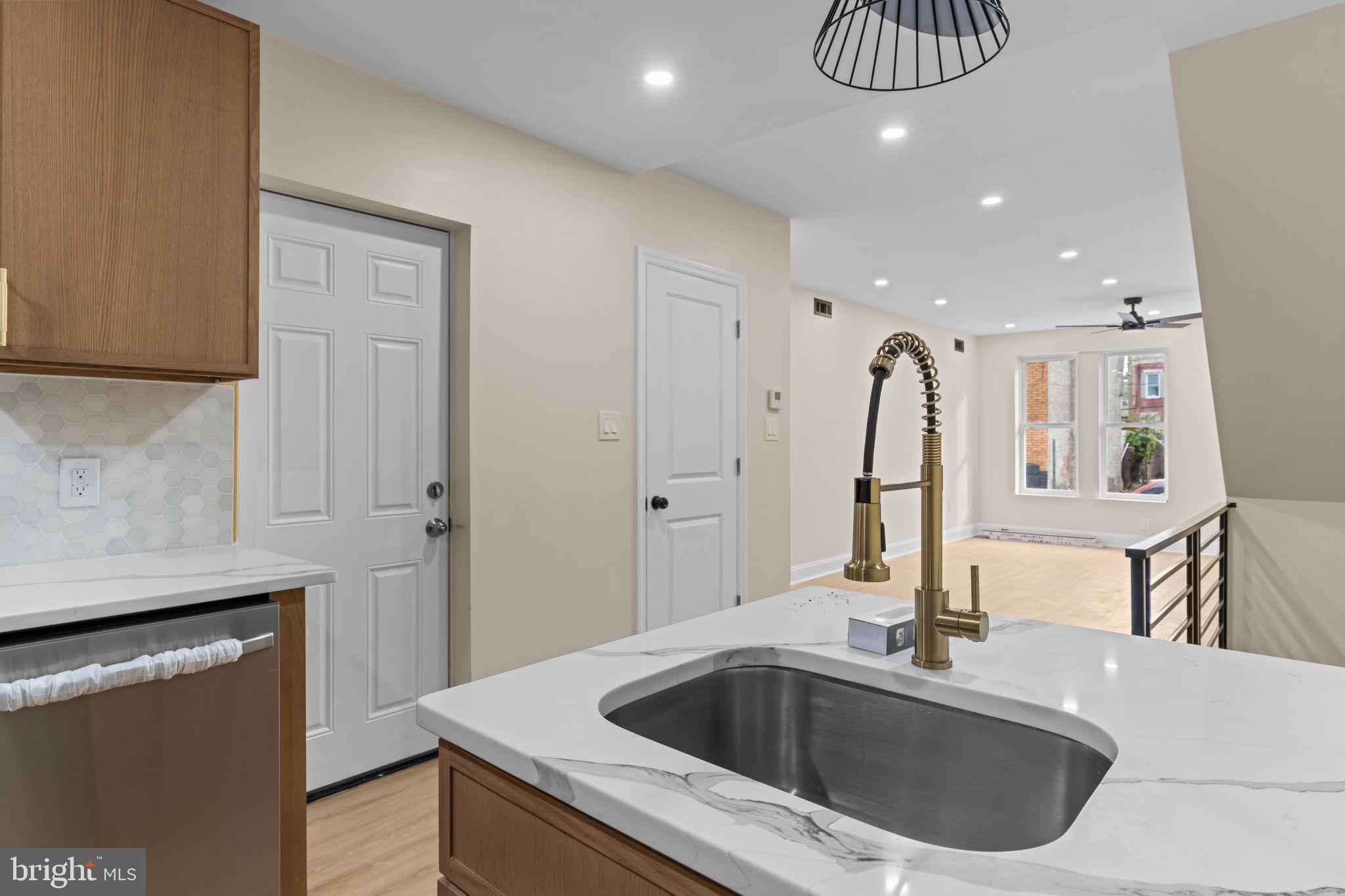 KENSINGTON - Residential