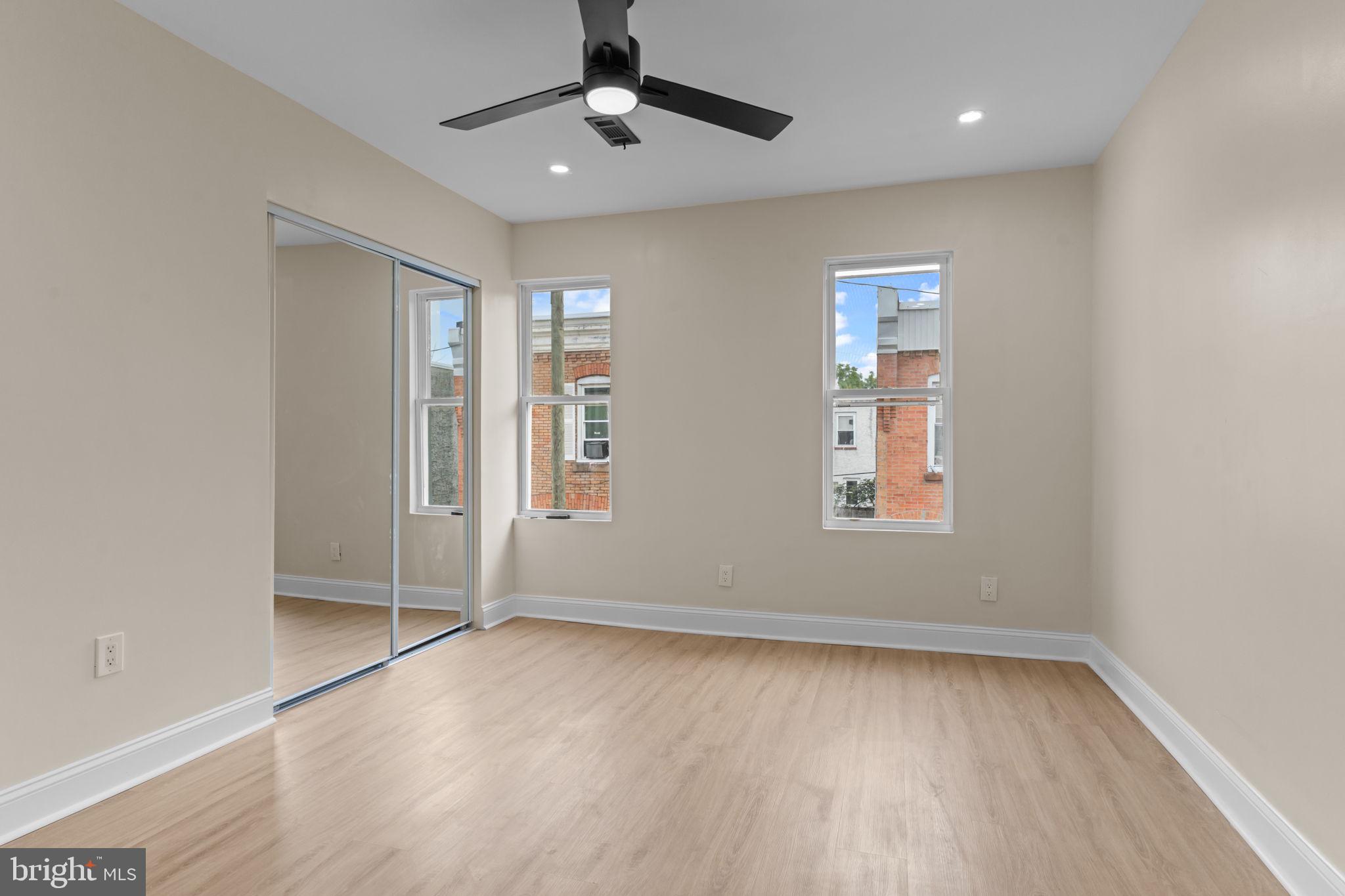 KENSINGTON - Residential