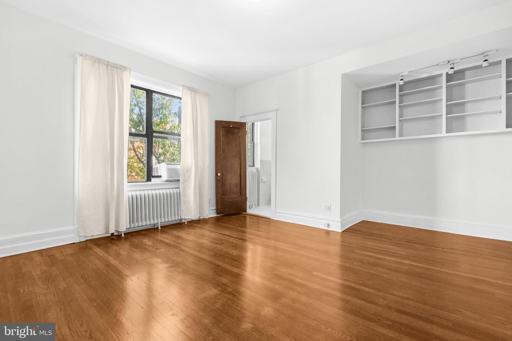 1514 17TH NW 404