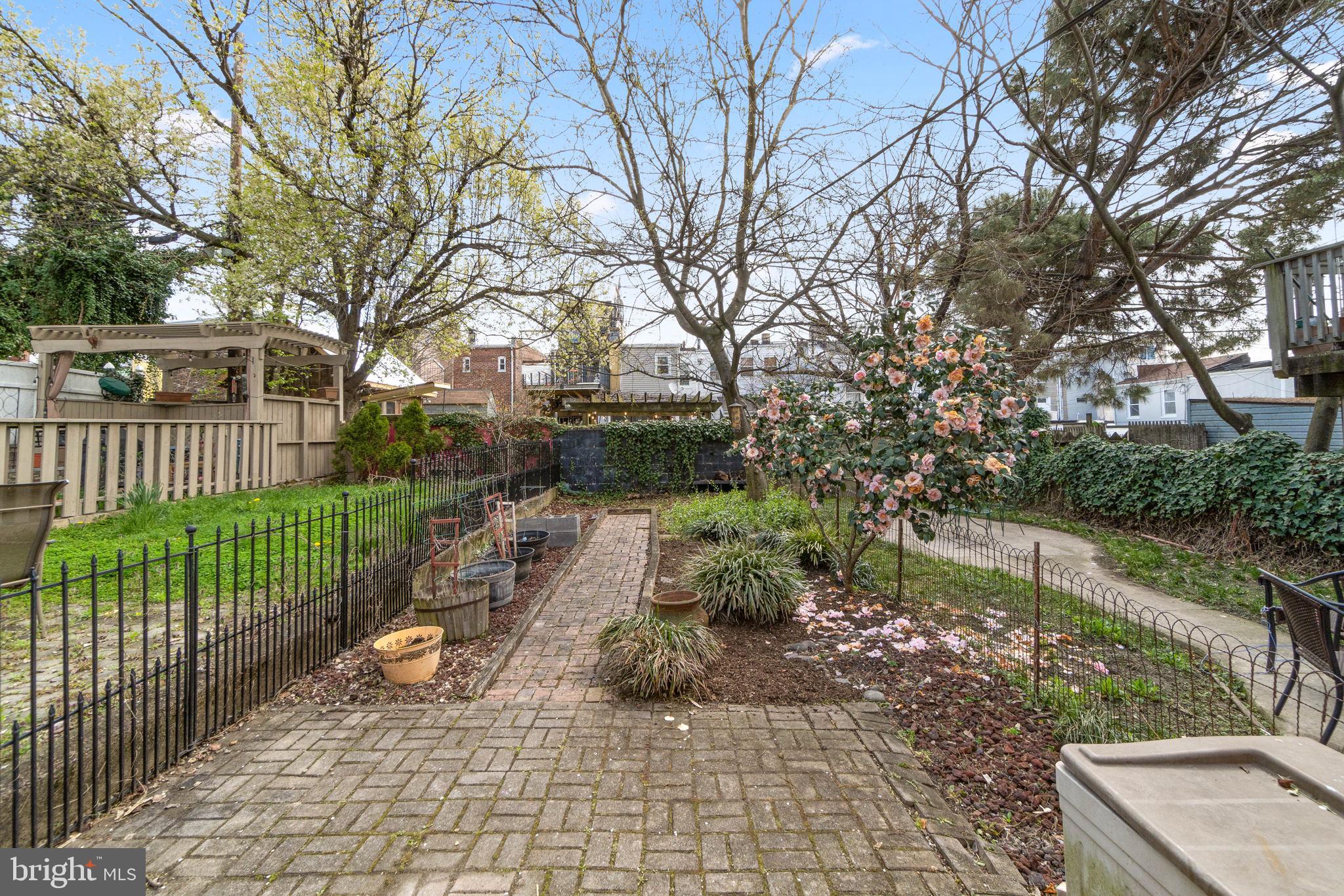 219 S WASHINGTON STREET