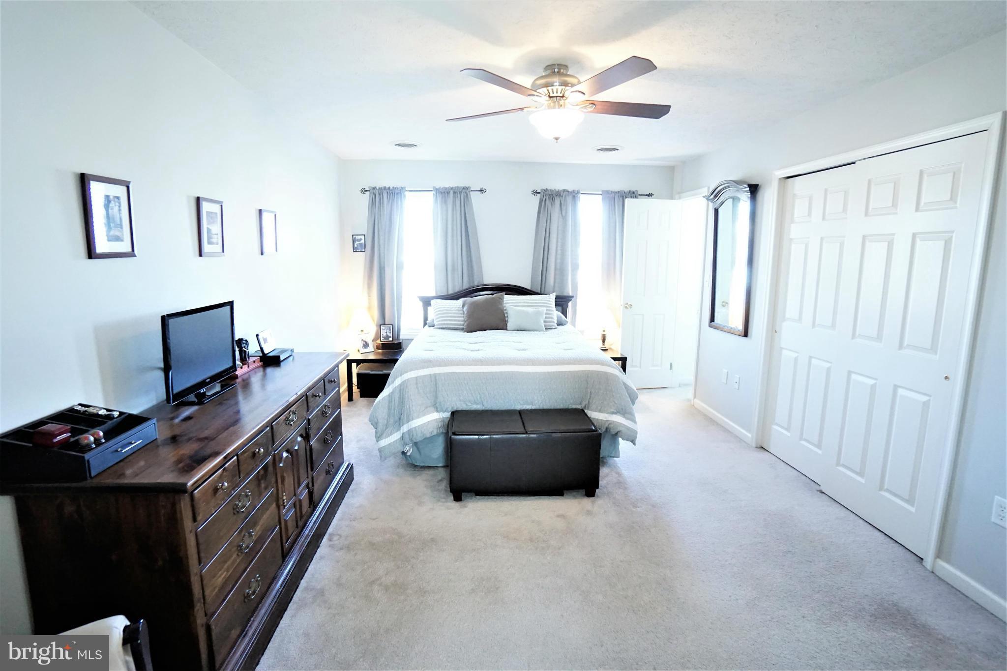 RIDGEFIELD - Residential