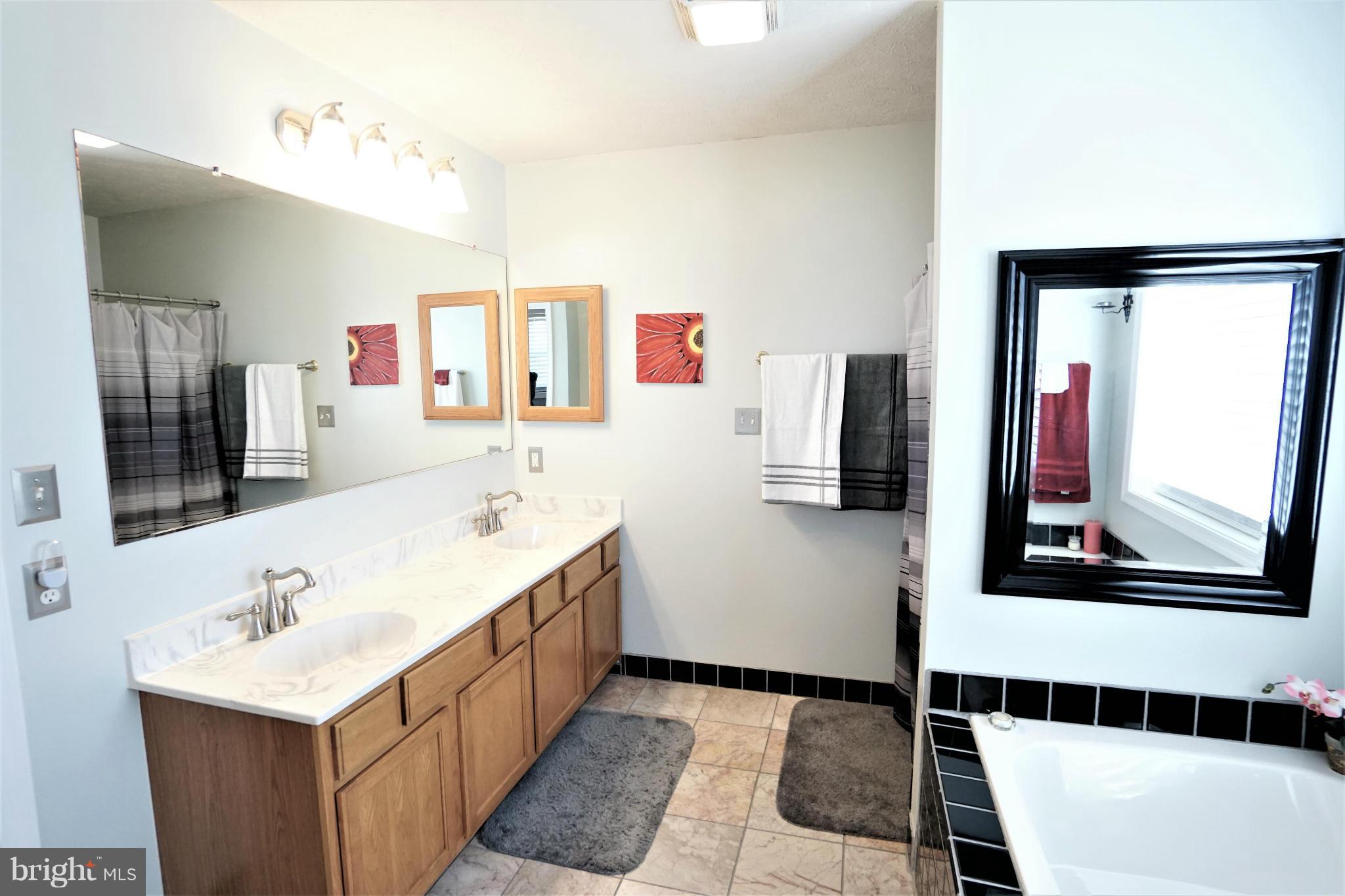 RIDGEFIELD - Residential