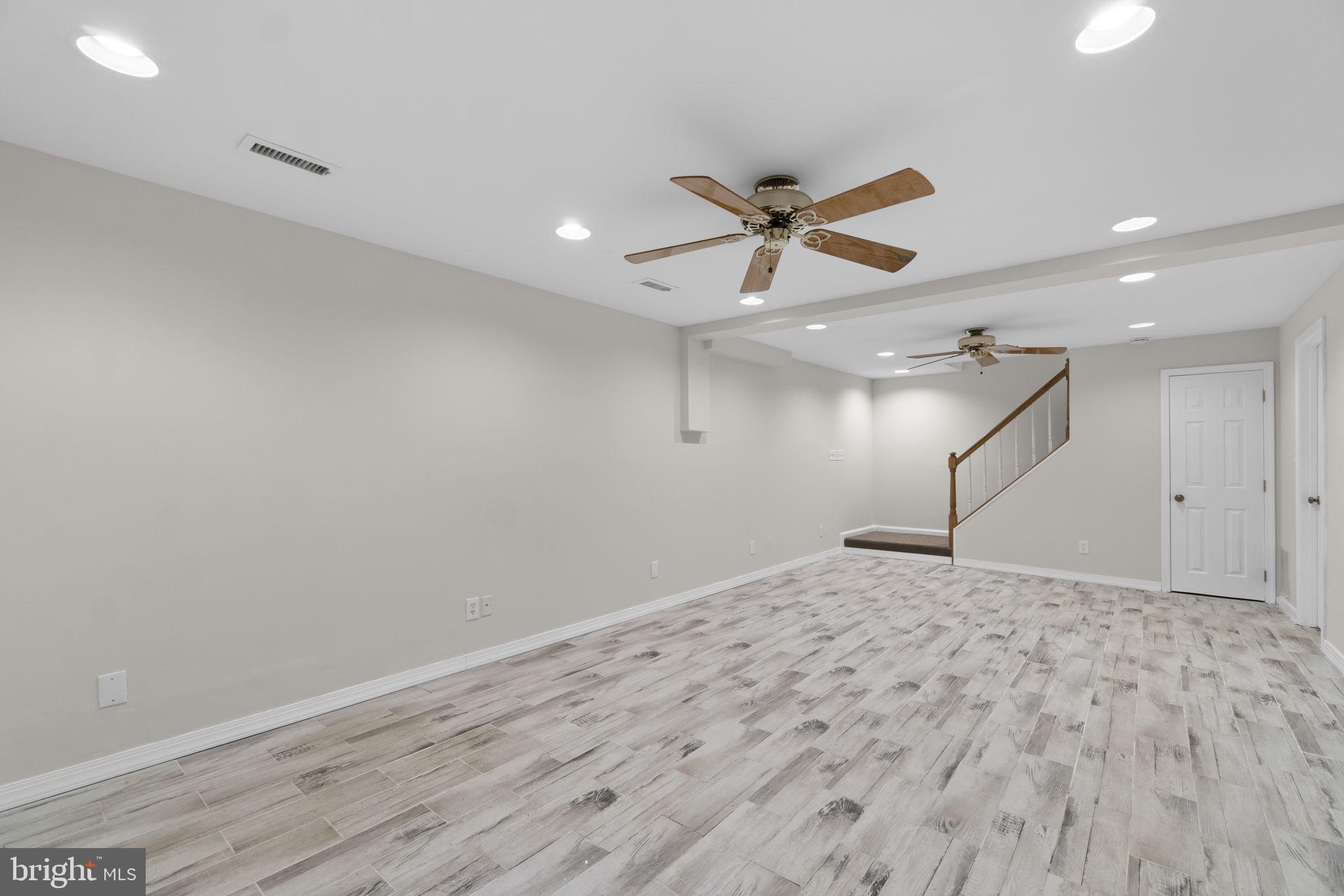 WHITE OAK ESTATES - Residential
