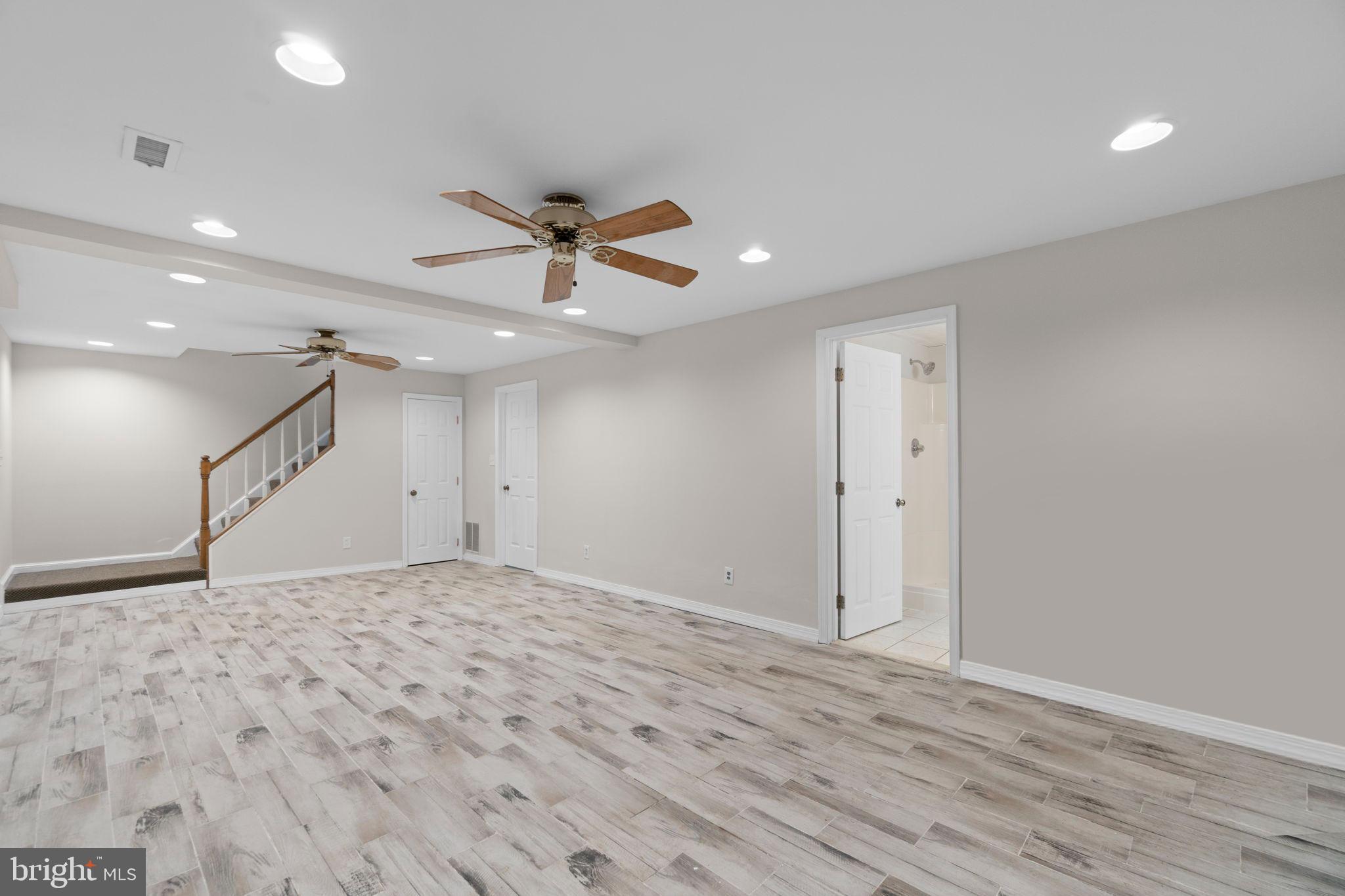 WHITE OAK ESTATES - Residential