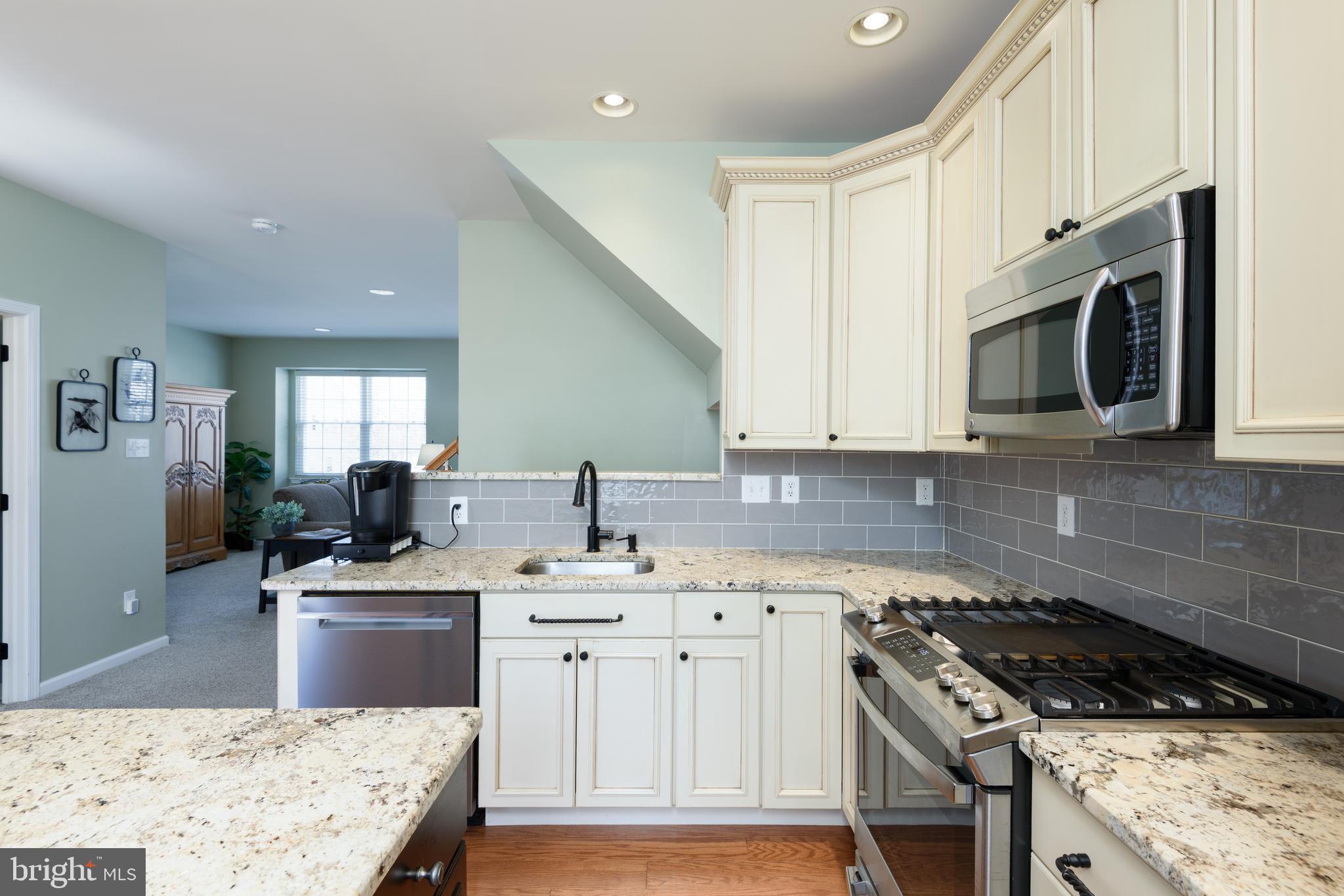 MEWS AT BAILEY STATION - Residential