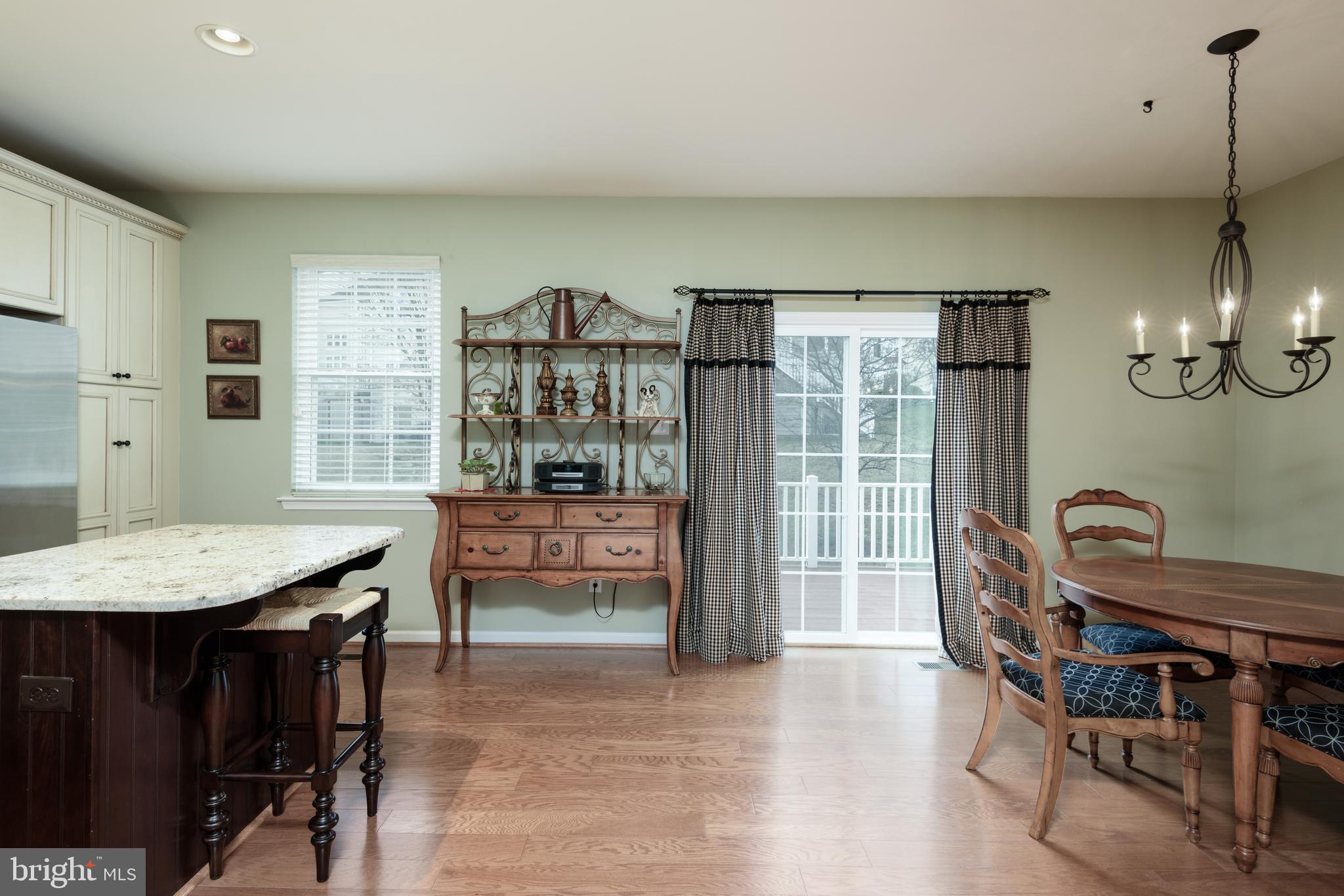 MEWS AT BAILEY STATION - Residential