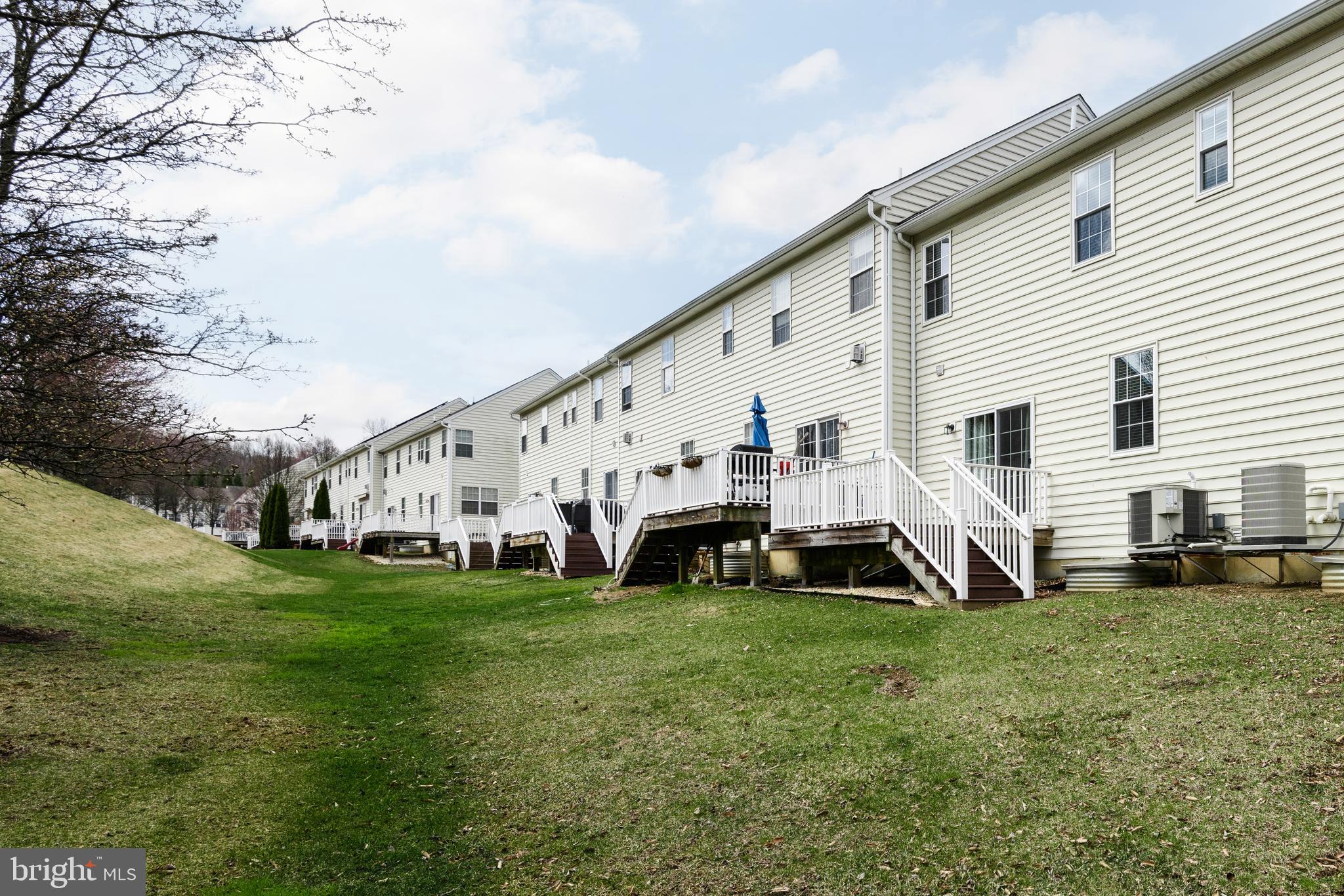MEWS AT BAILEY STATION - Residential