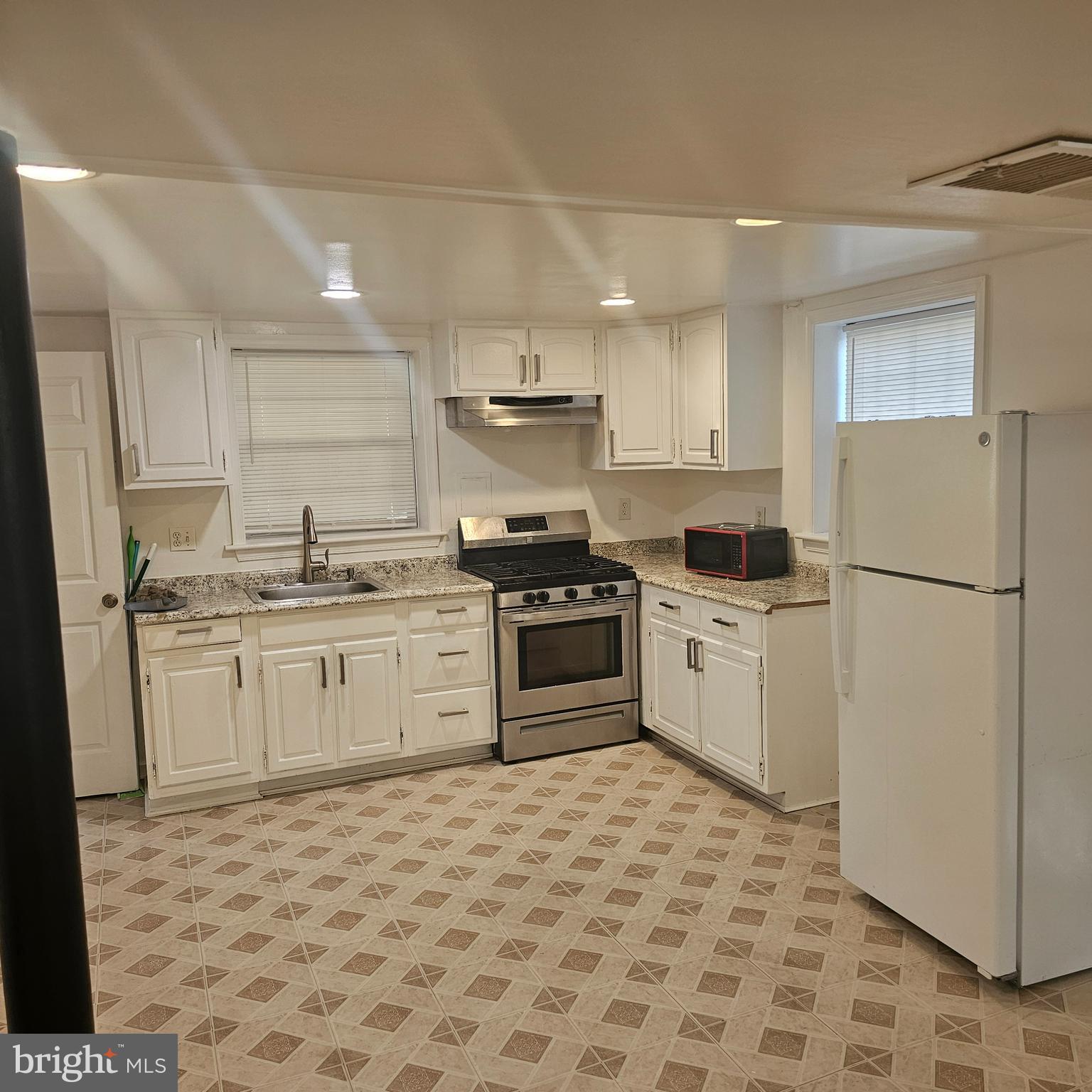 COLESVILLE PARK - Residential Lease