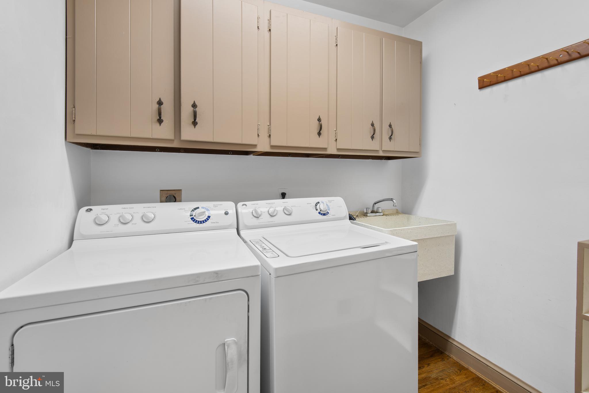 WINDSOR HILLS - Residential