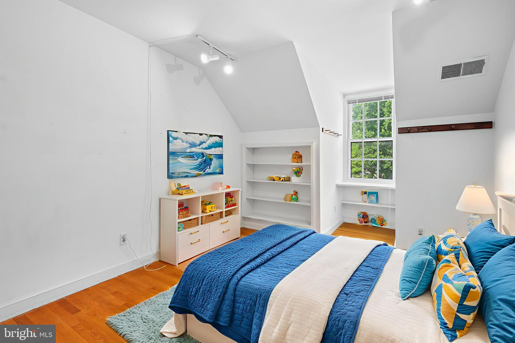 WINDSOR HILLS - Residential