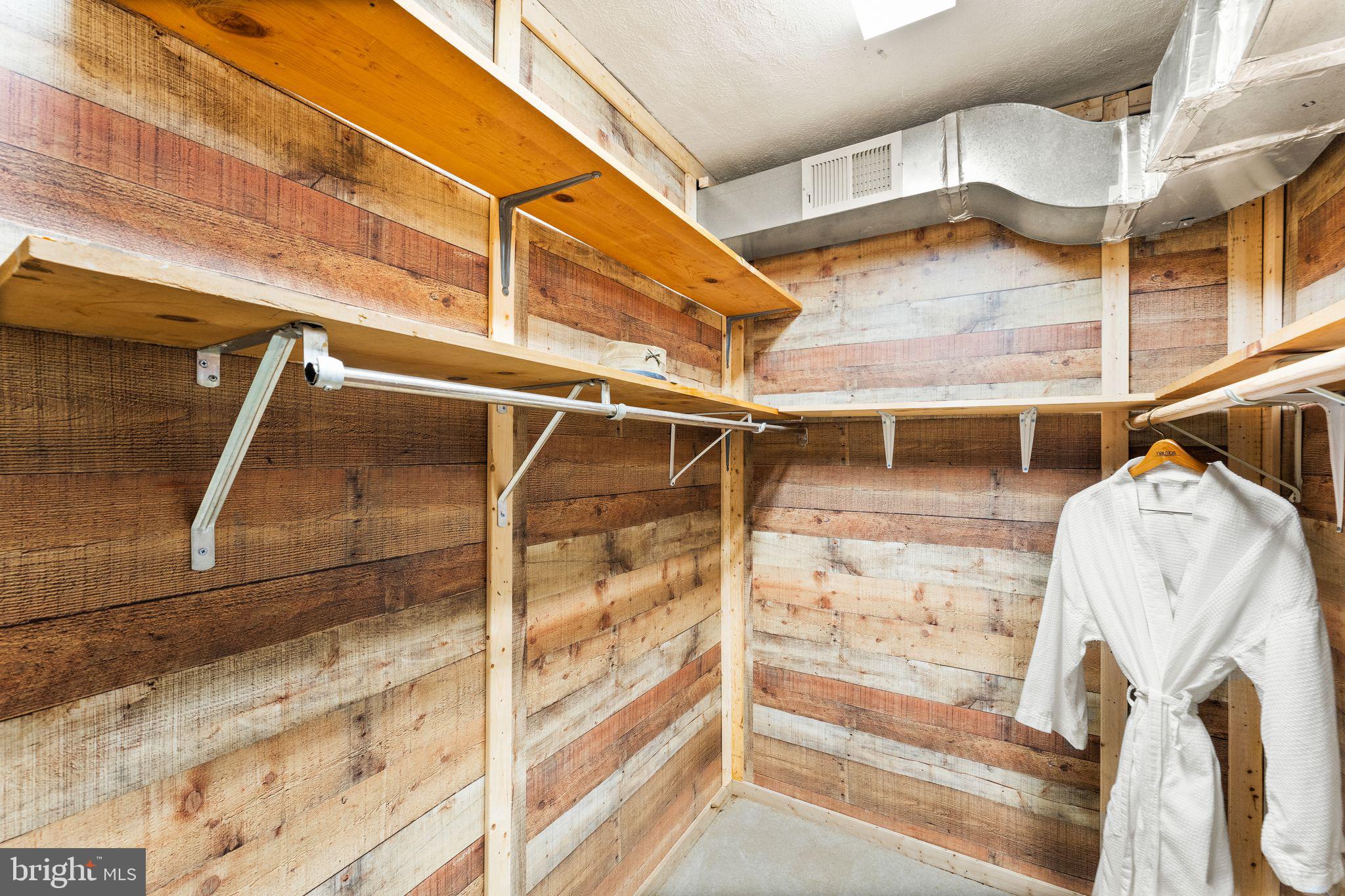 BULL RUN MOUNTAIN ESTATE - Residential Lease