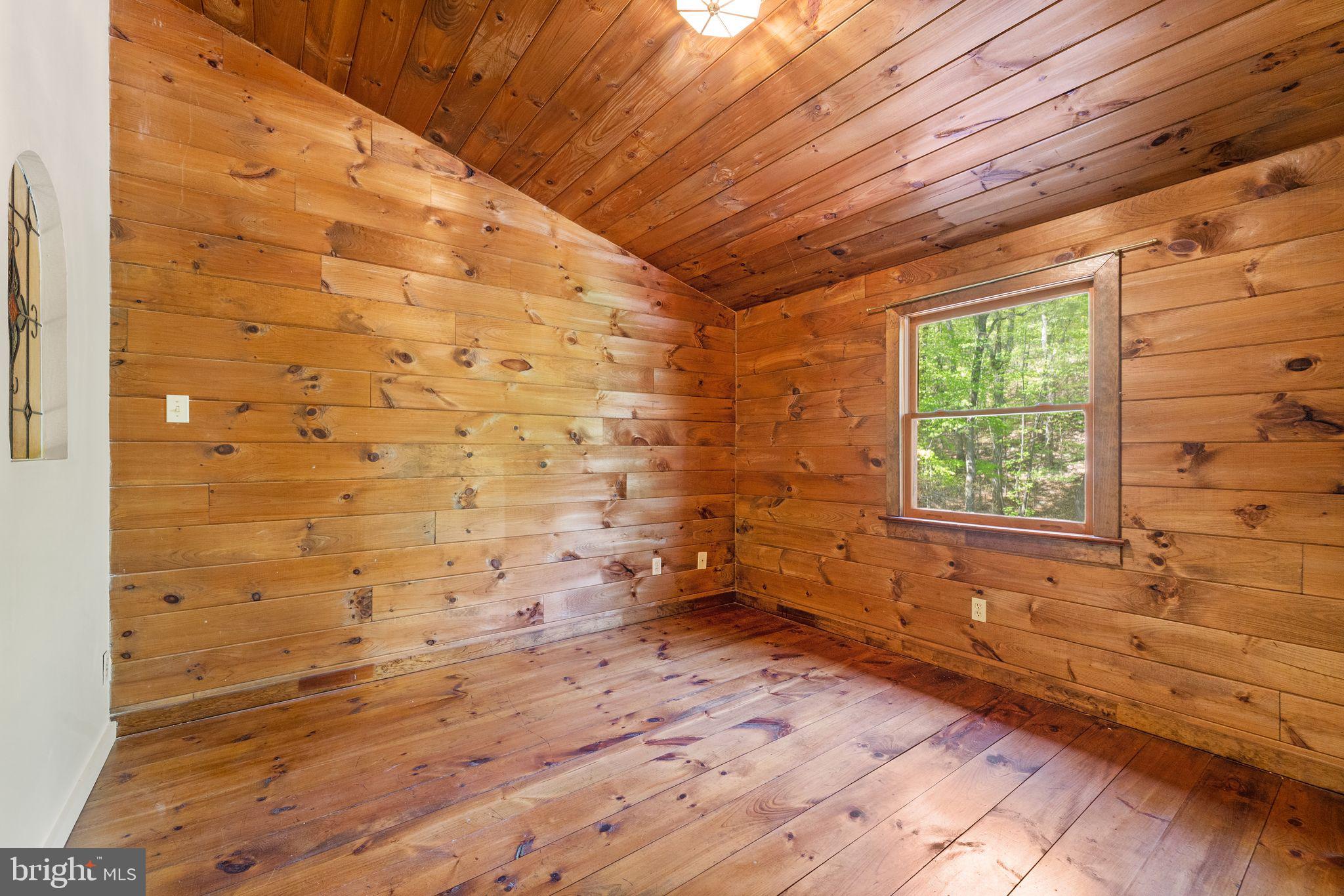 BULL RUN MOUNTAIN ESTATE - Residential Lease