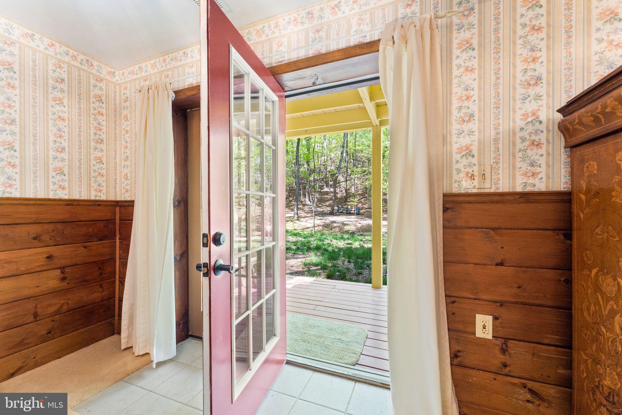 BULL RUN MOUNTAIN ESTATE - Residential Lease