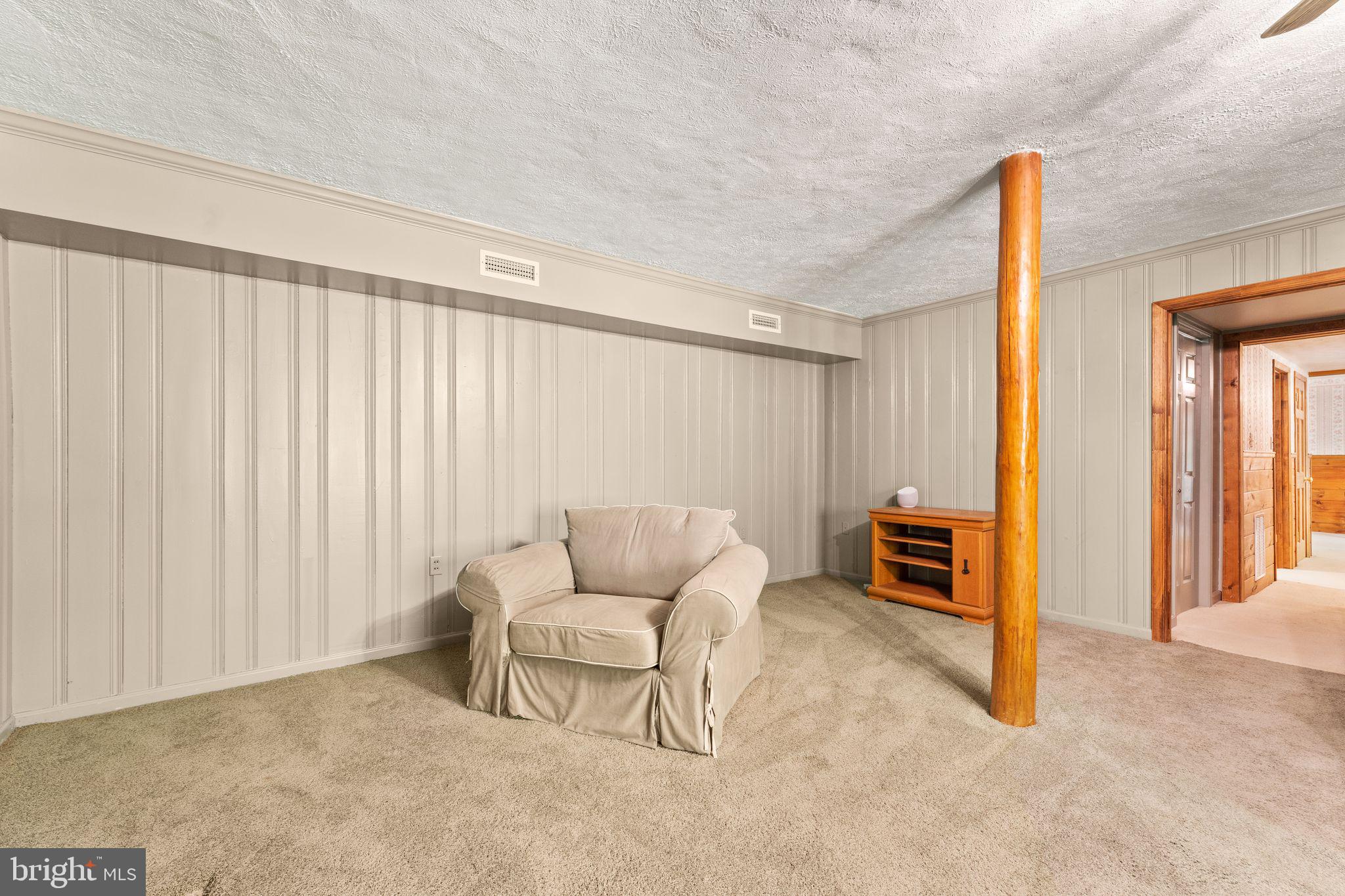 BULL RUN MOUNTAIN ESTATE - Residential Lease