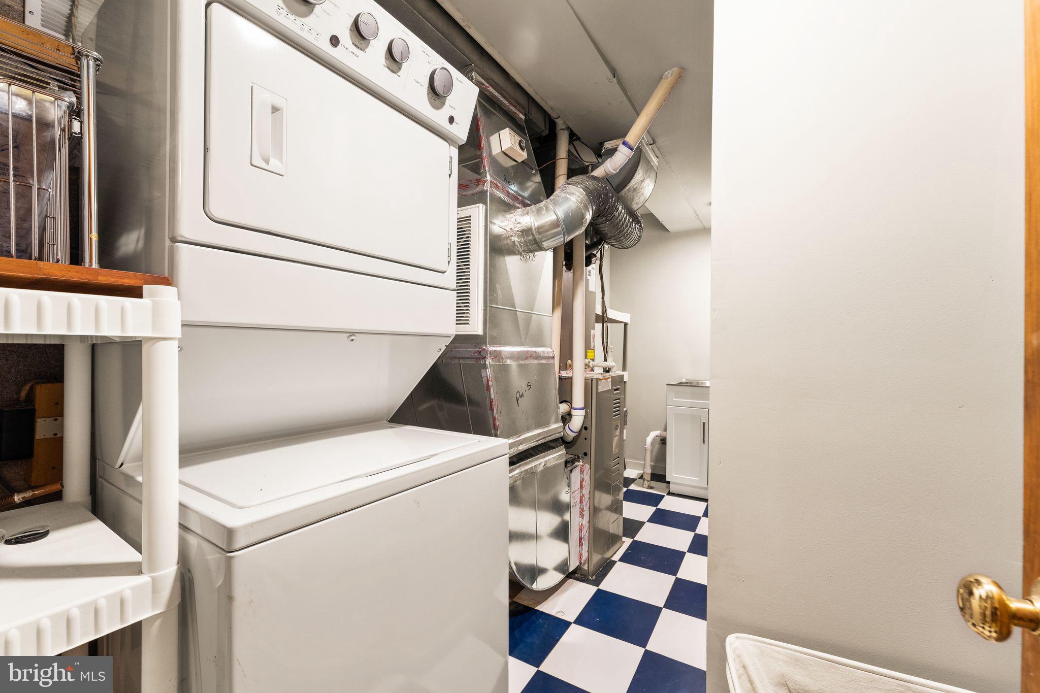 BULL RUN MOUNTAIN ESTATE - Residential Lease