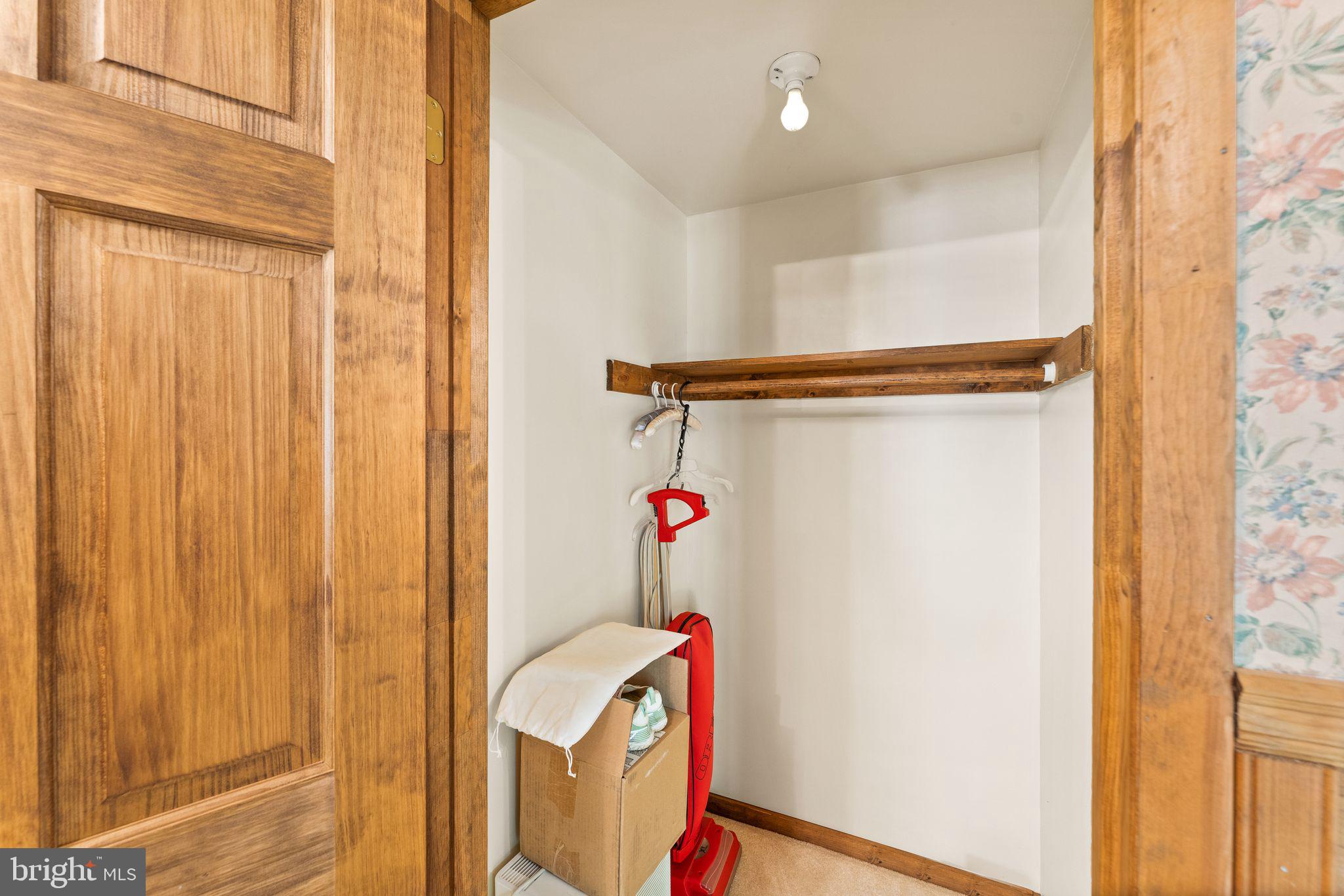 BULL RUN MOUNTAIN ESTATE - Residential Lease