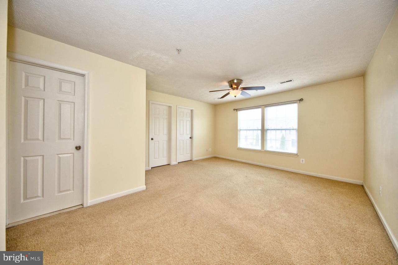 HOLLY WOODS - Residential