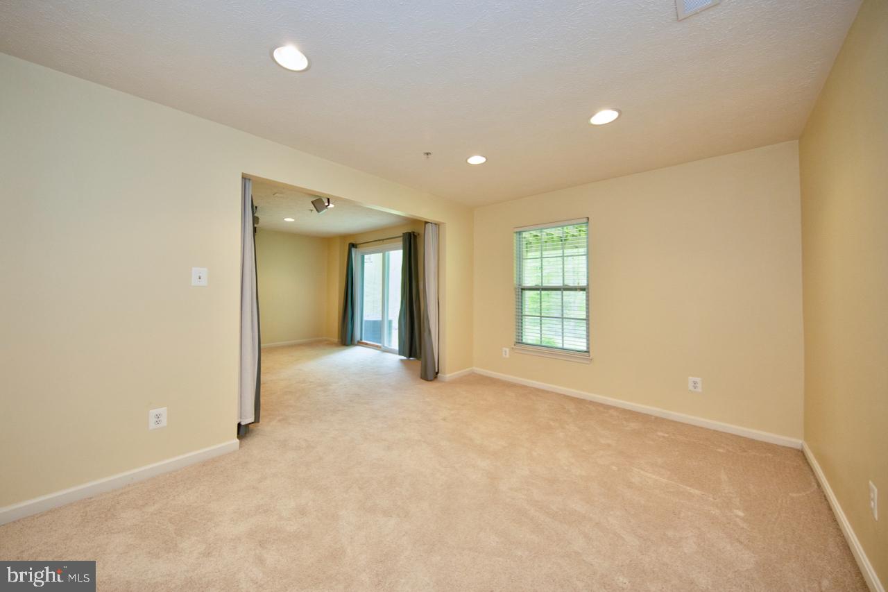 HOLLY WOODS - Residential