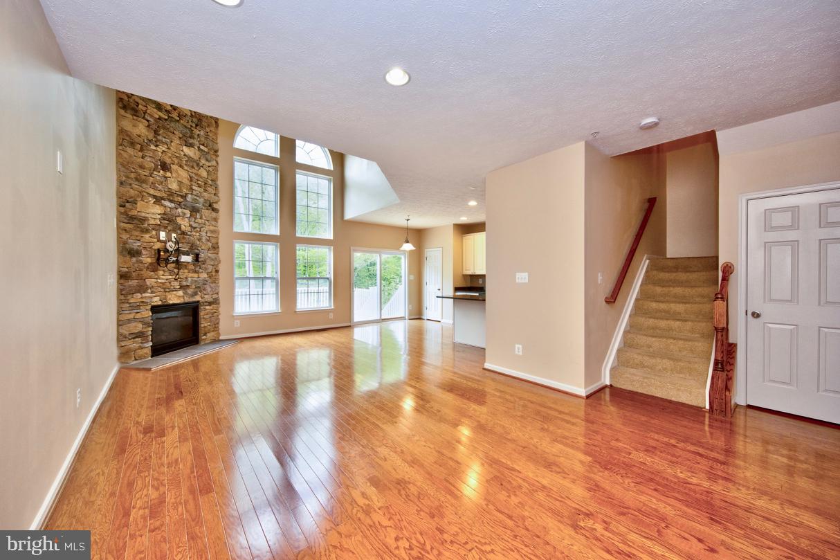 HOLLY WOODS - Residential