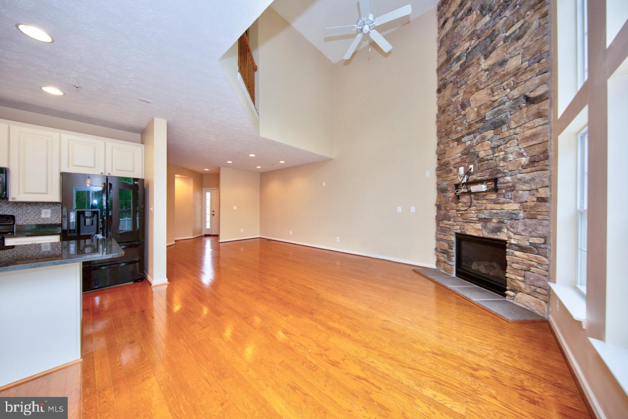 HOLLY WOODS - Residential