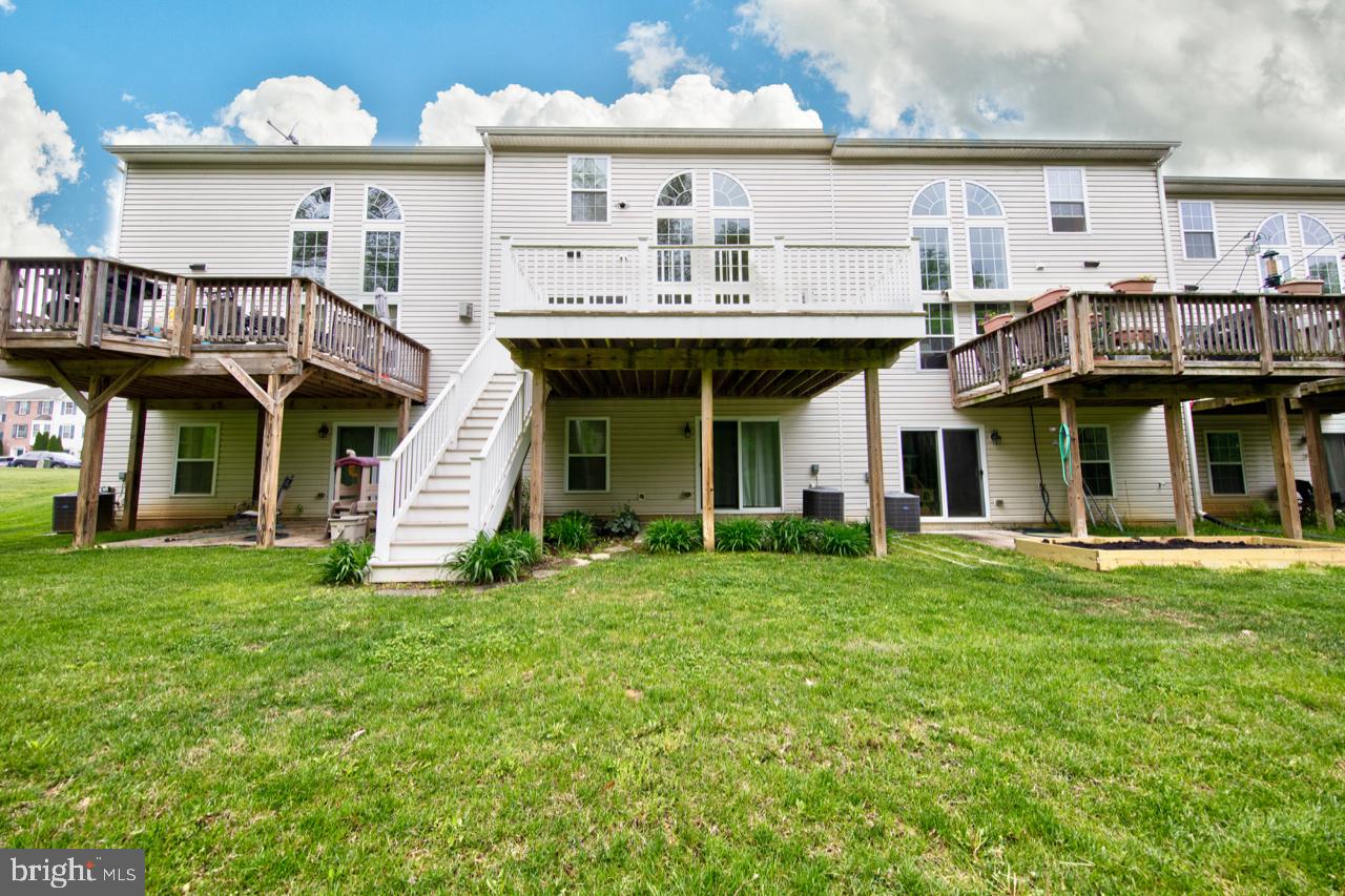 HOLLY WOODS - Residential