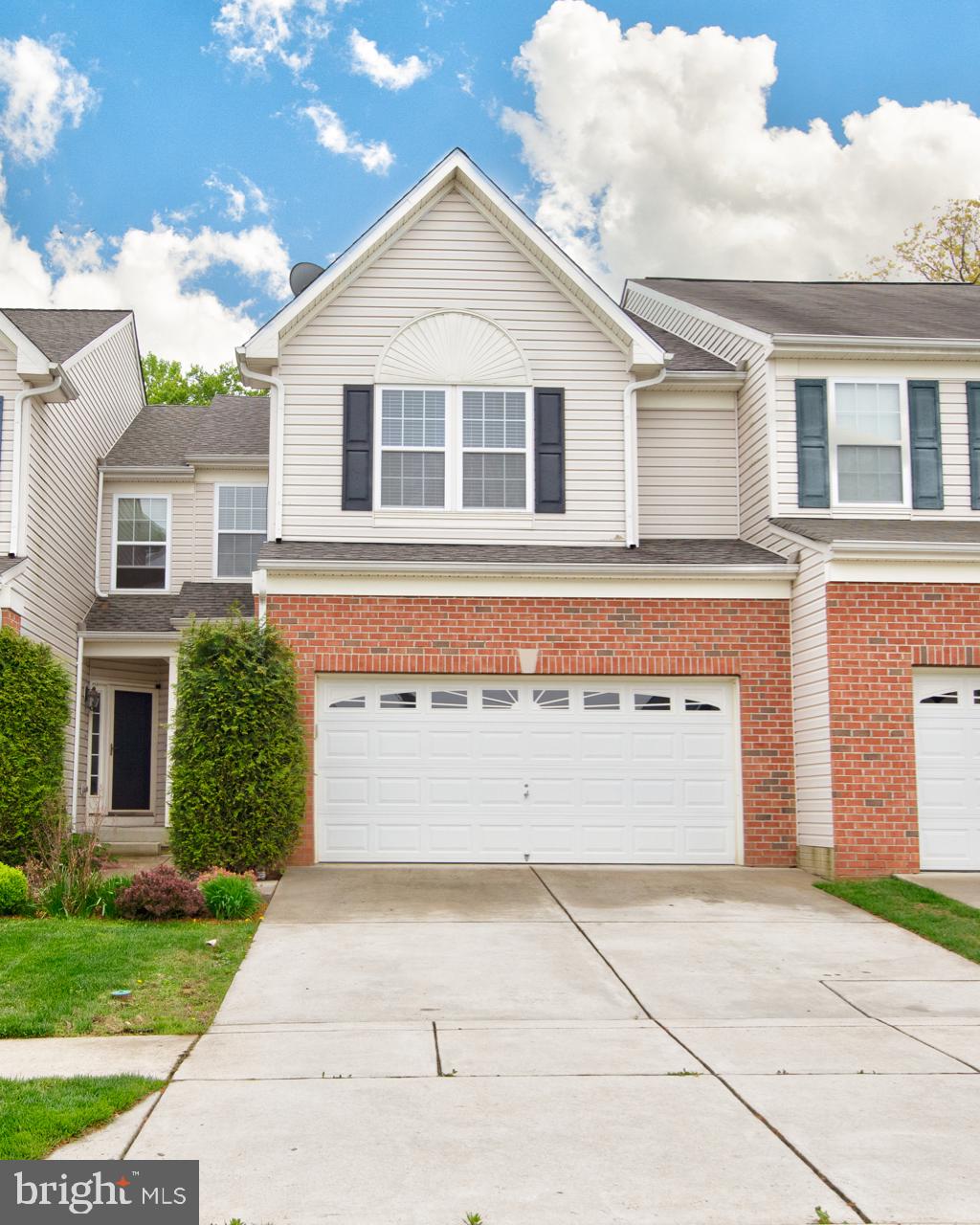 HOLLY WOODS - Residential