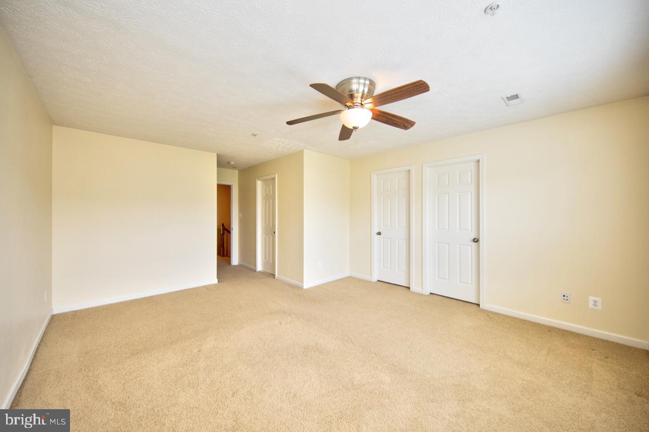 HOLLY WOODS - Residential