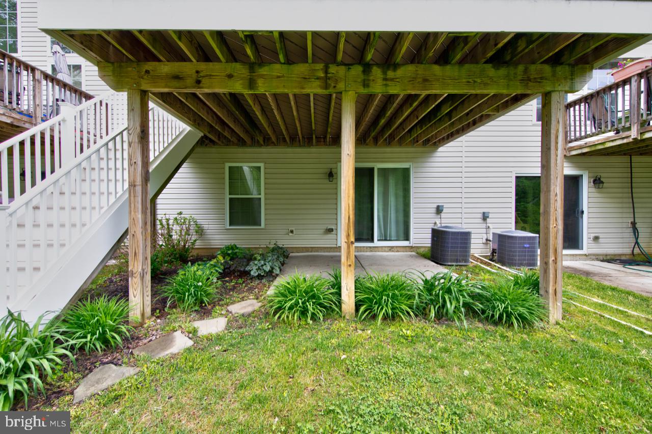 HOLLY WOODS - Residential