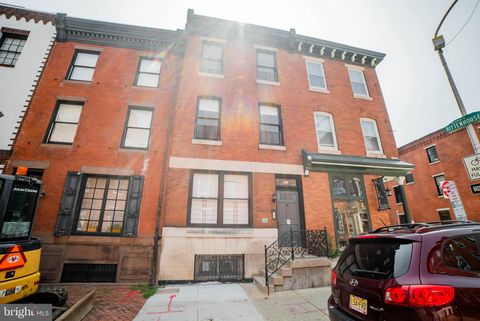 Townhouse For Rent - 257 S 21st Street #3F<br/> PHILADELPHIA, PA 19103