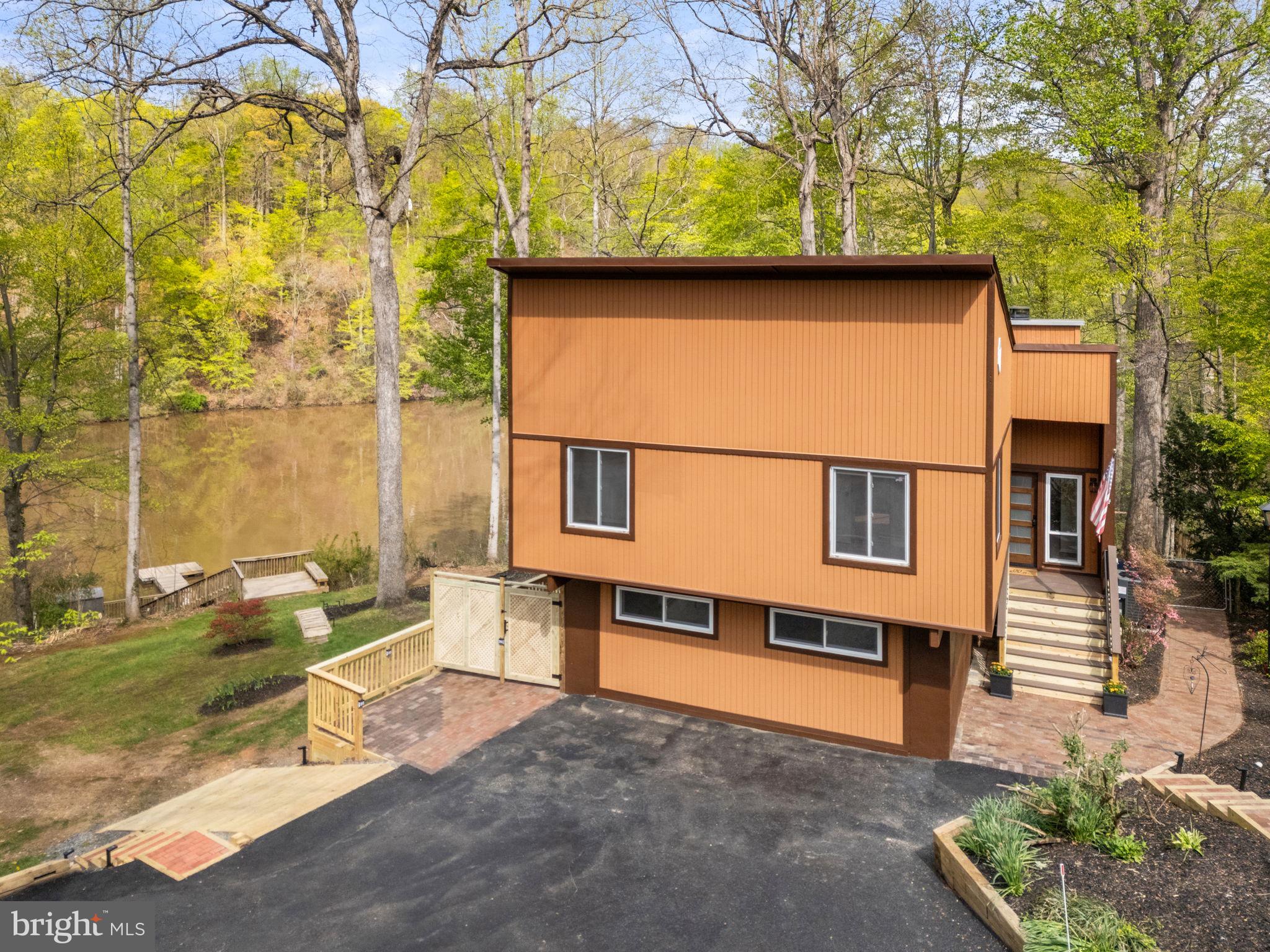 OCCOQUAN FOREST - Residential