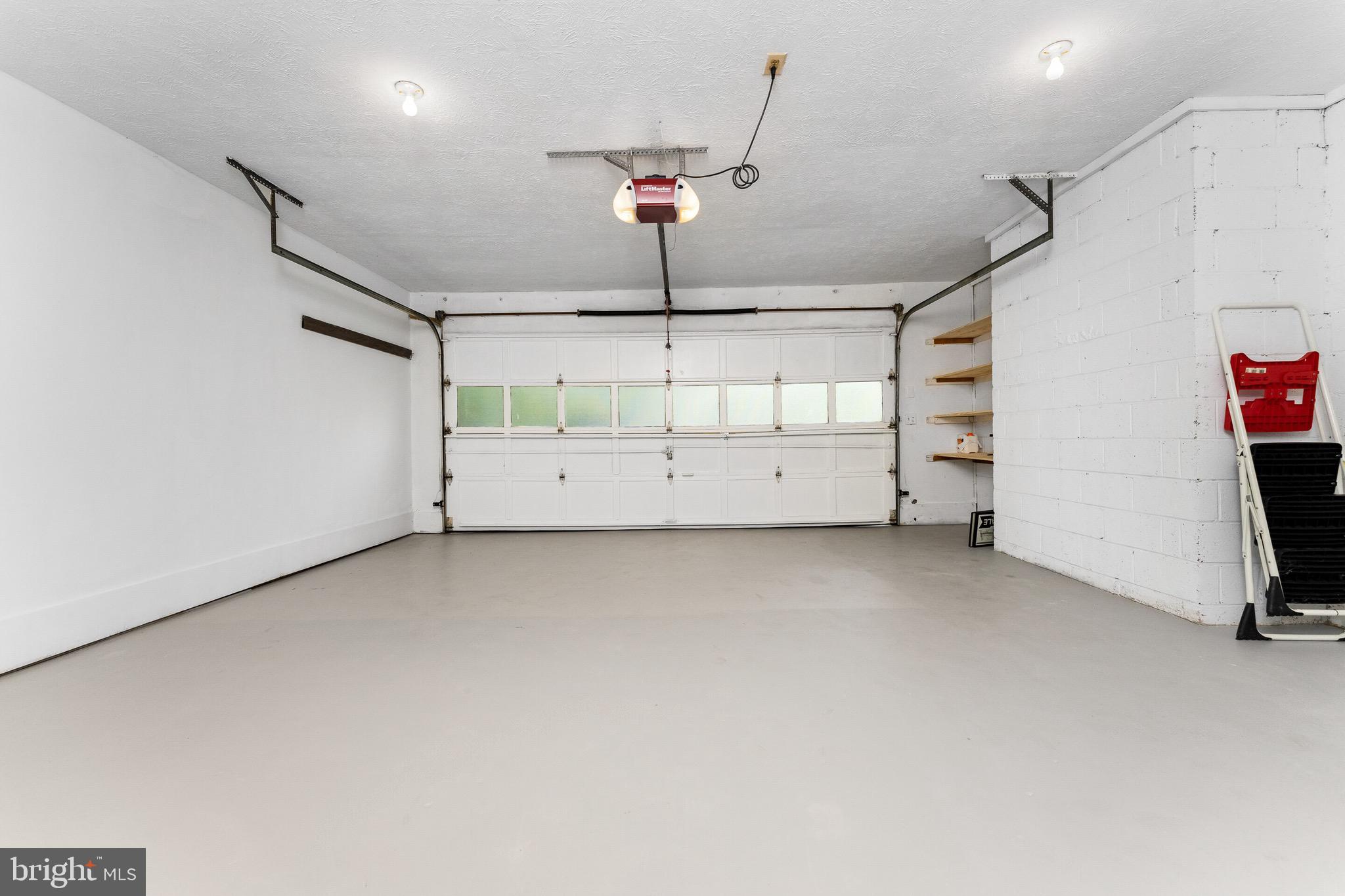 FOX HERITAGE - Residential Lease