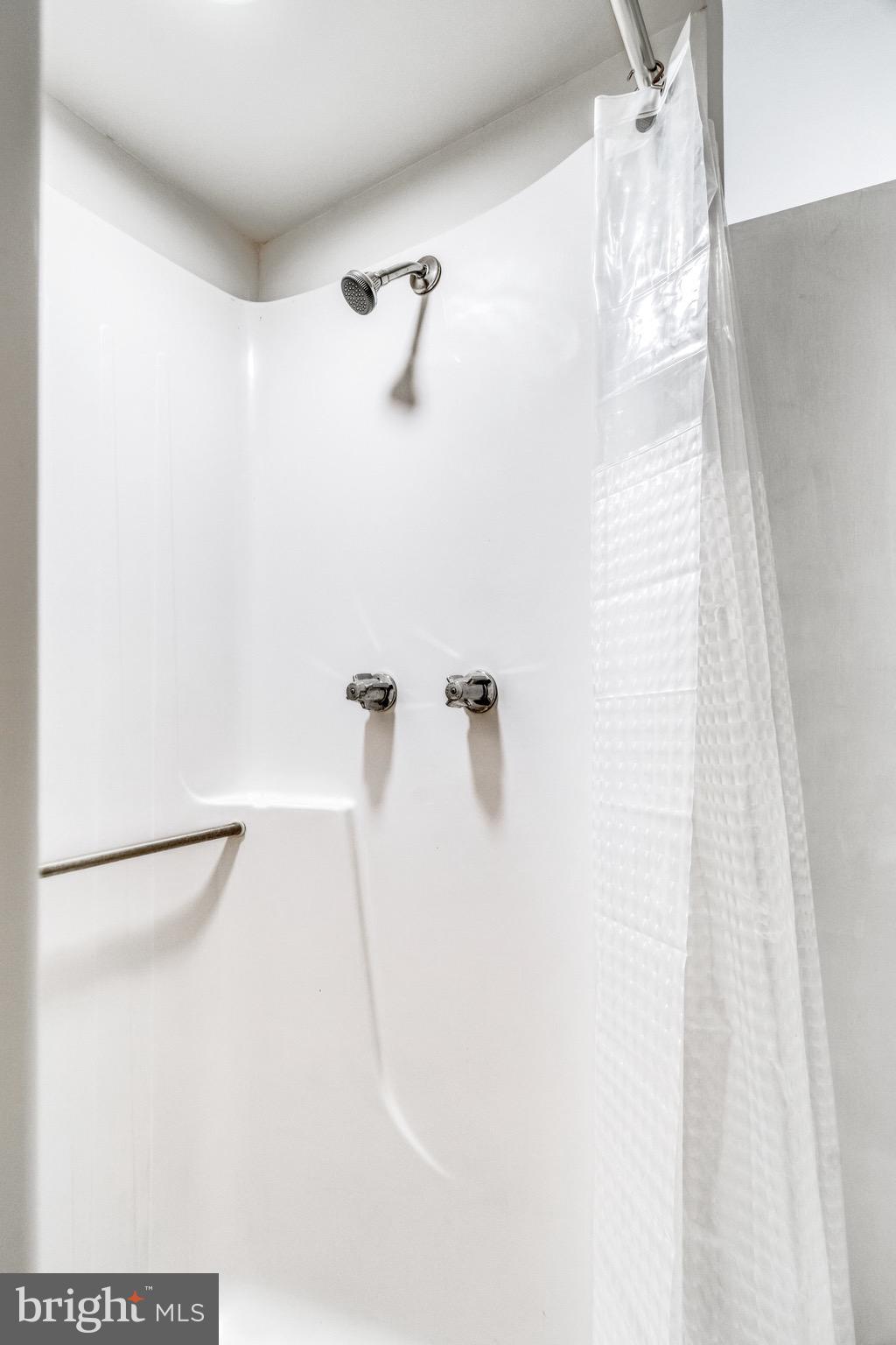 FOX HERITAGE - Residential Lease