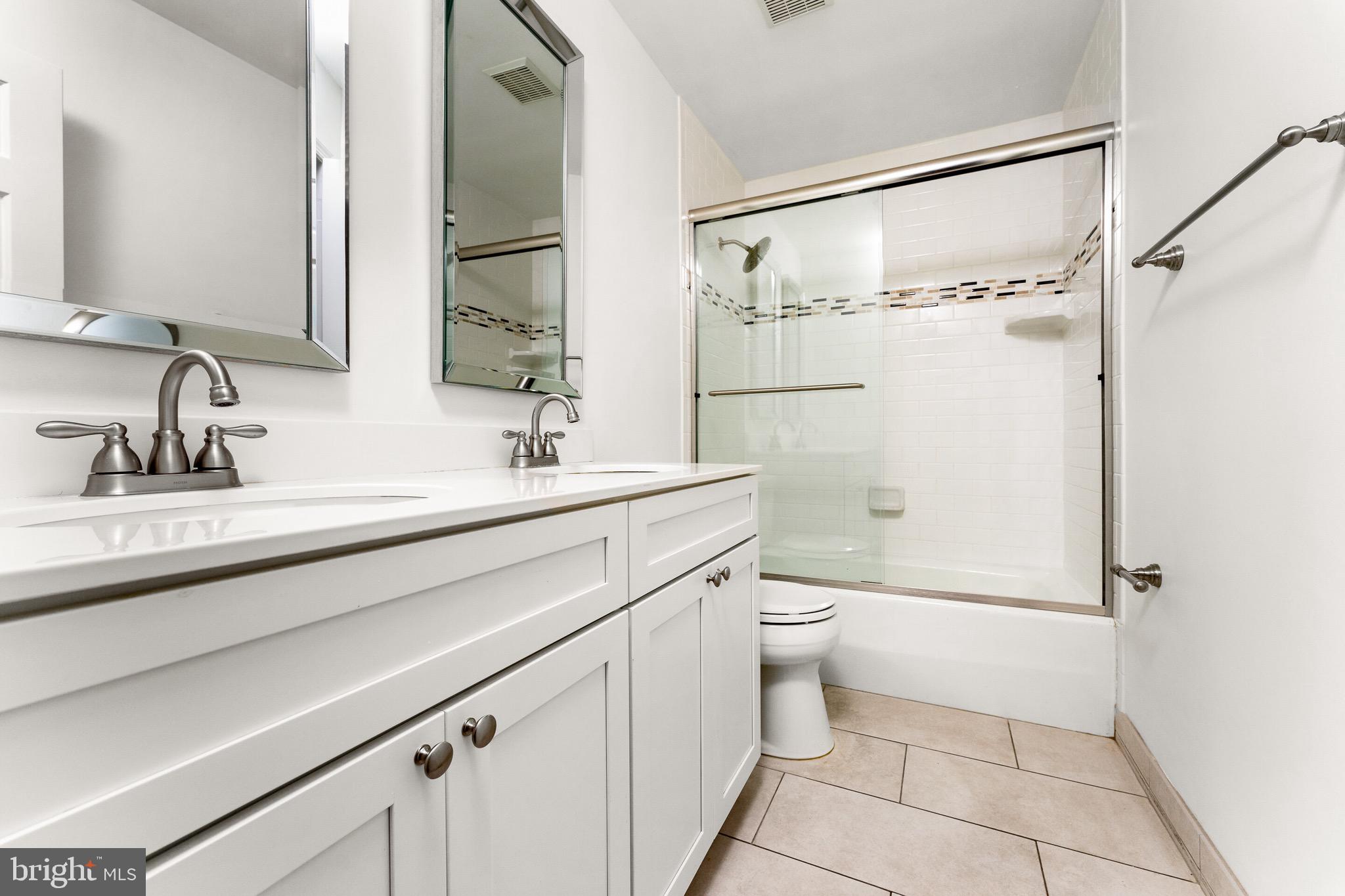 FOX HERITAGE - Residential Lease