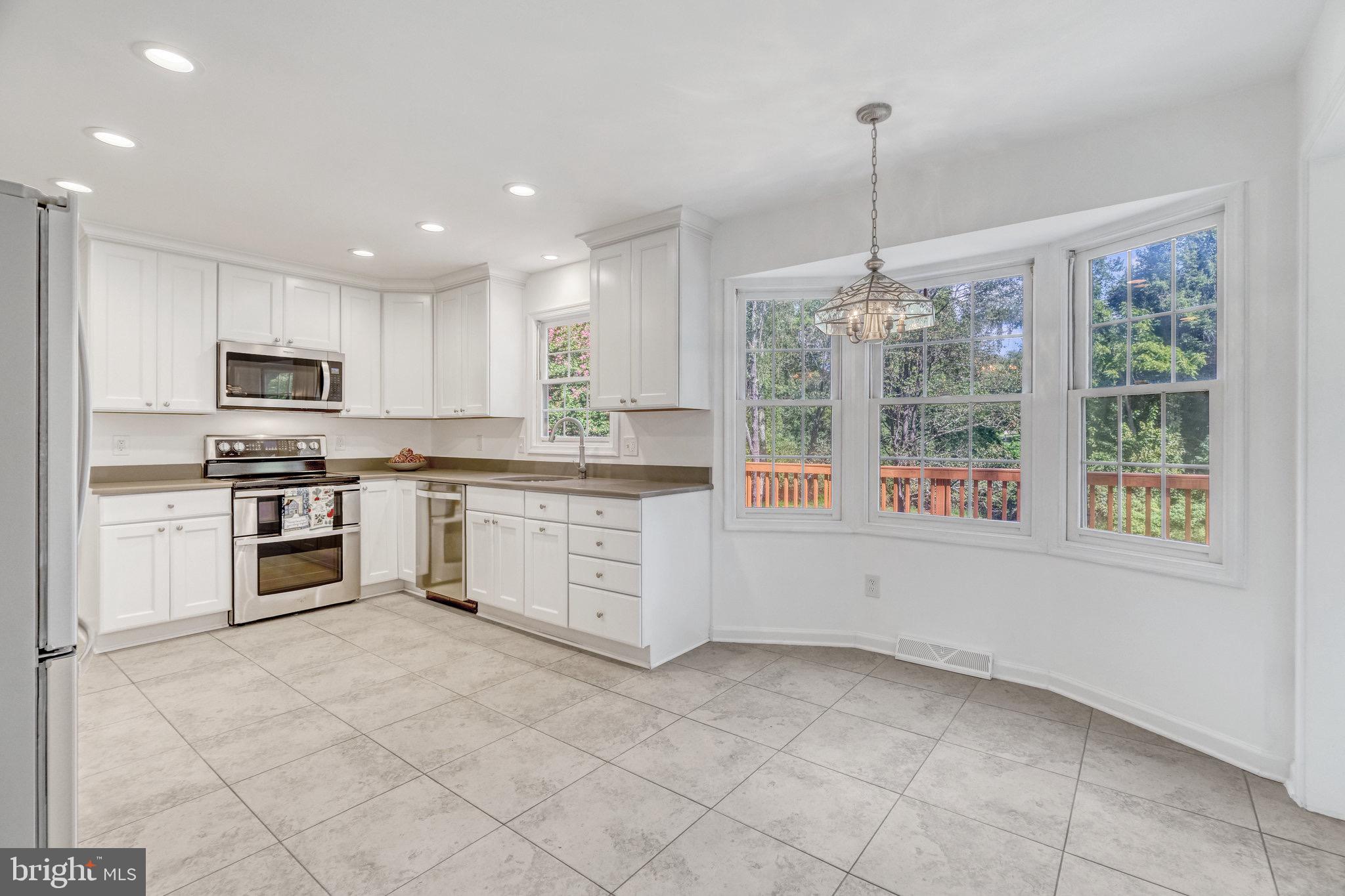 FOX HERITAGE - Residential Lease