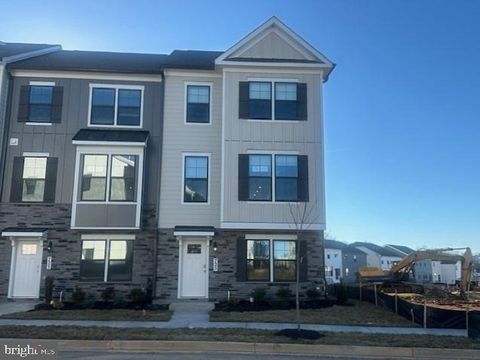 Townhouse For Sale - 725 Compass Way<br/> FREDERICK, MD 21701