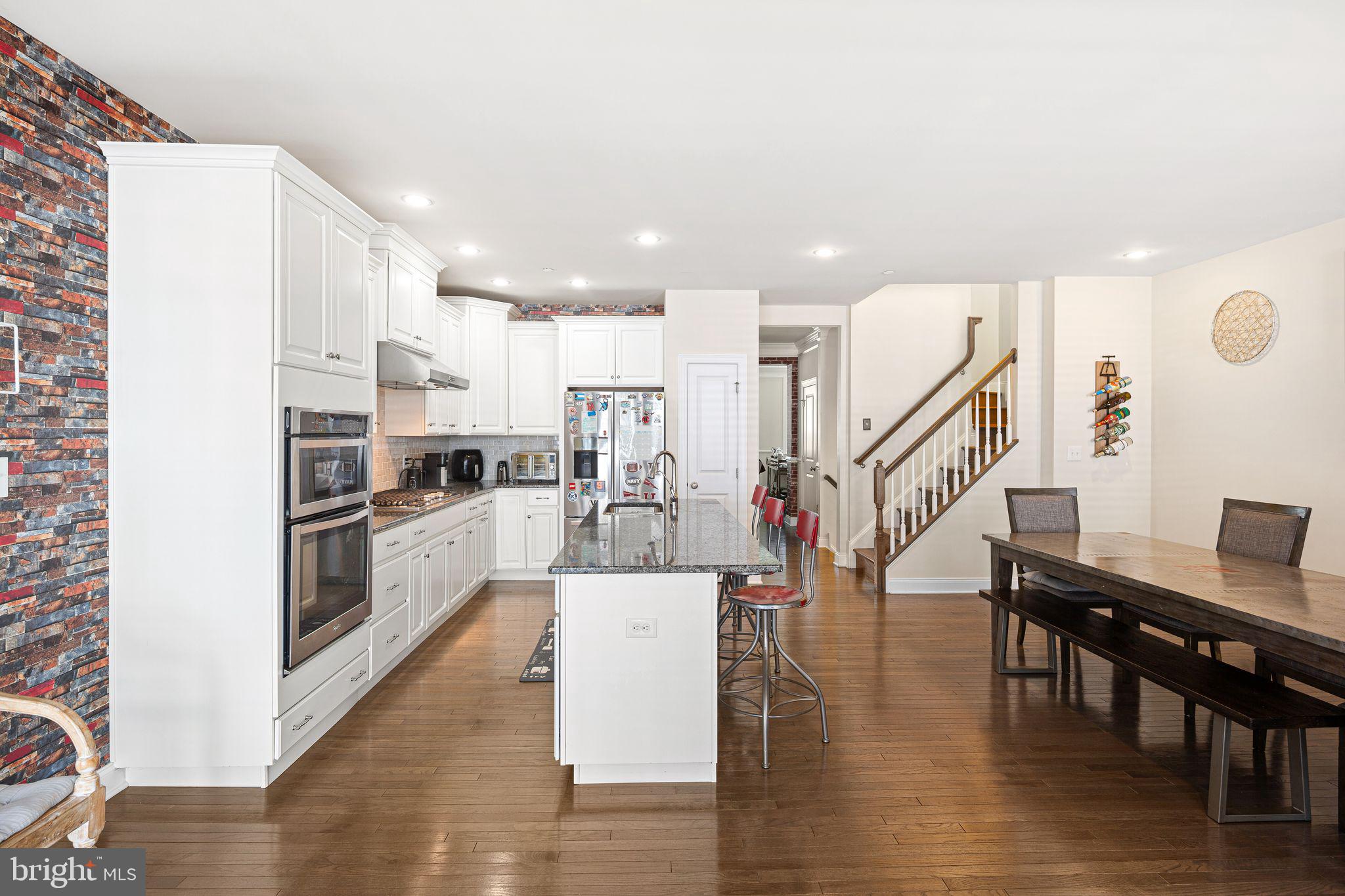 RAVENSCLIFF - Residential