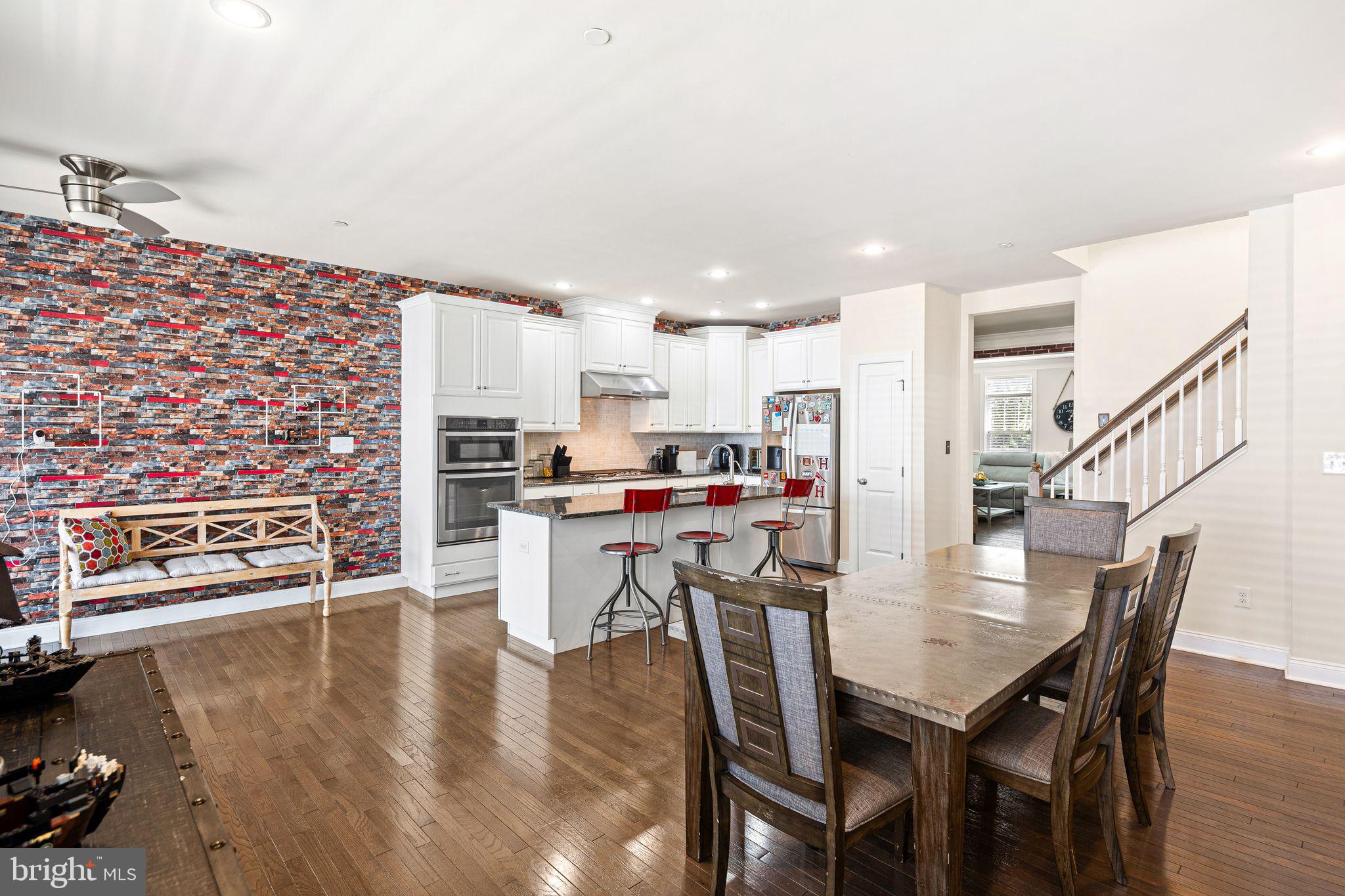 RAVENSCLIFF - Residential