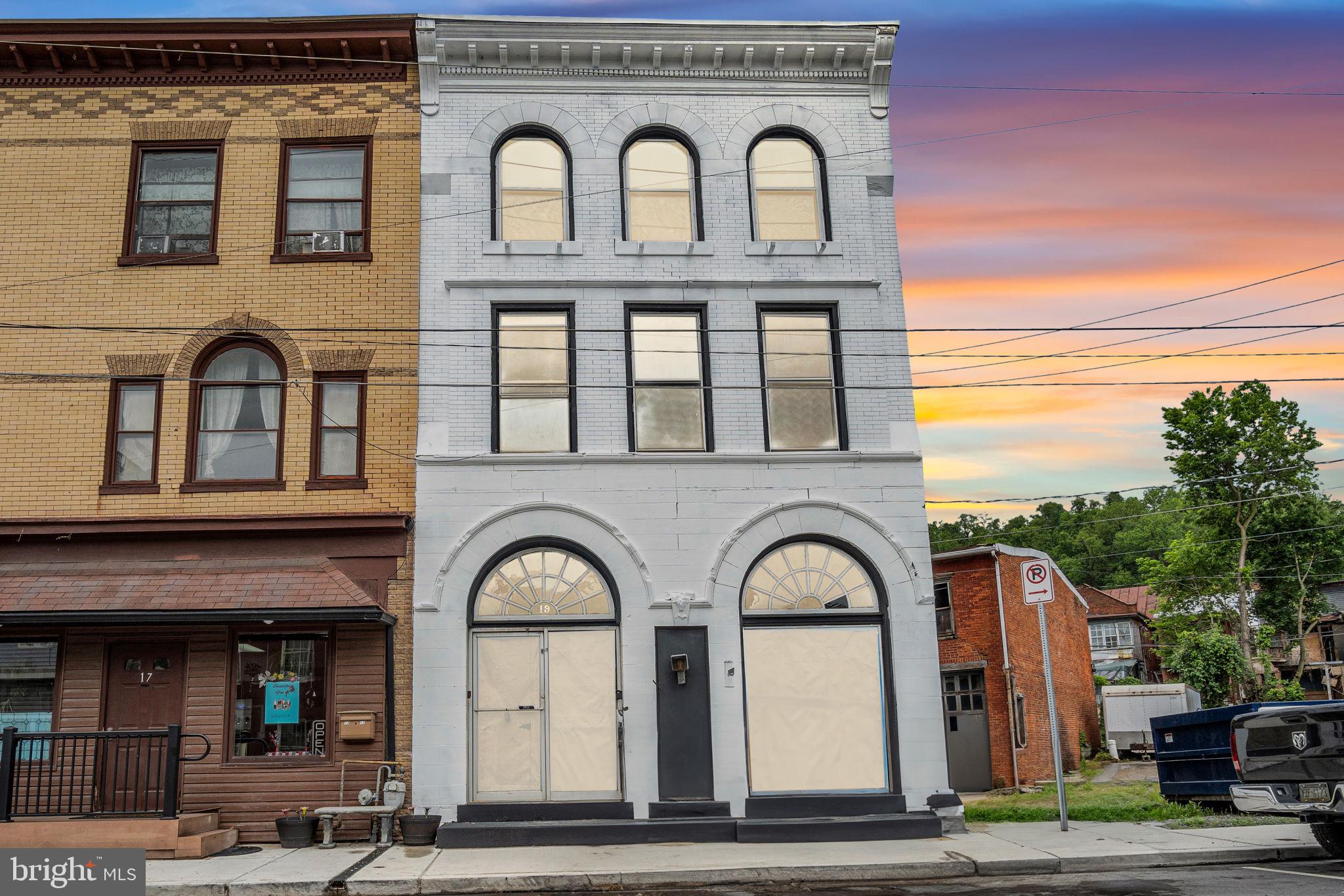 19 VALLEY STREET