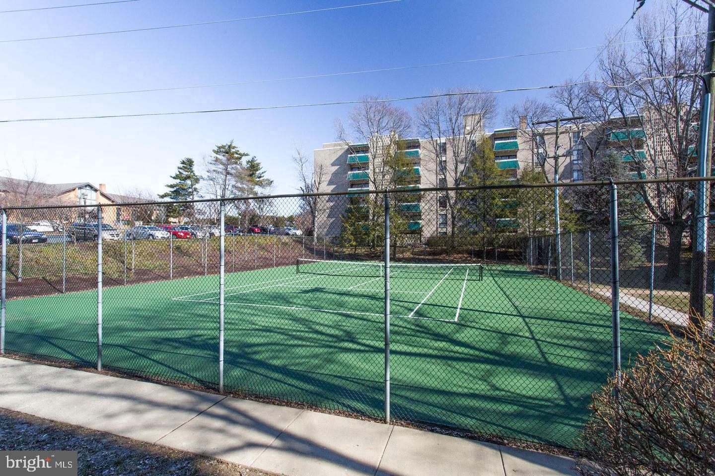 LAFAYETTE PARK CONDOMINIUM - Residential Lease