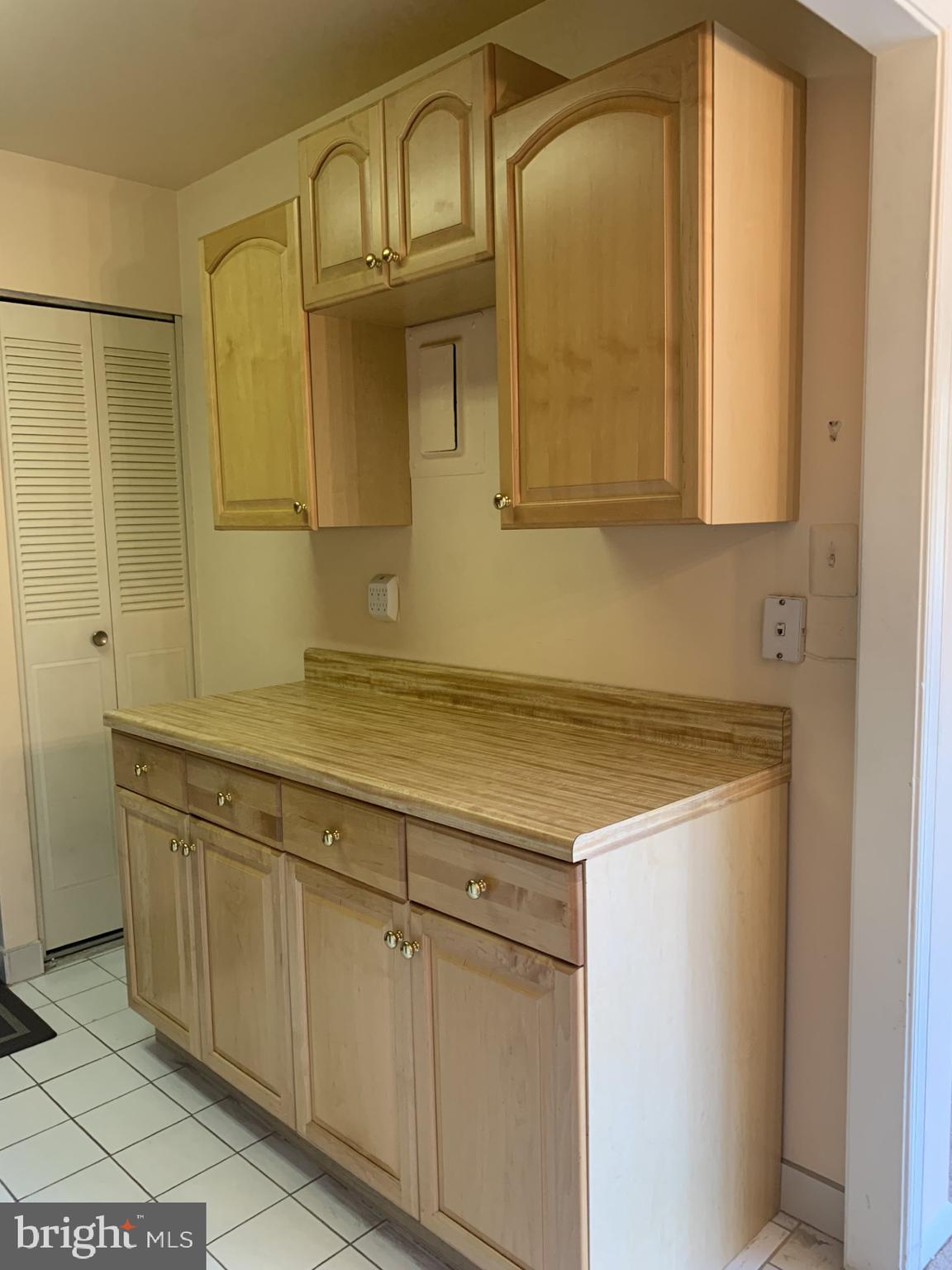 LAFAYETTE PARK CONDOMINIUM - Residential Lease