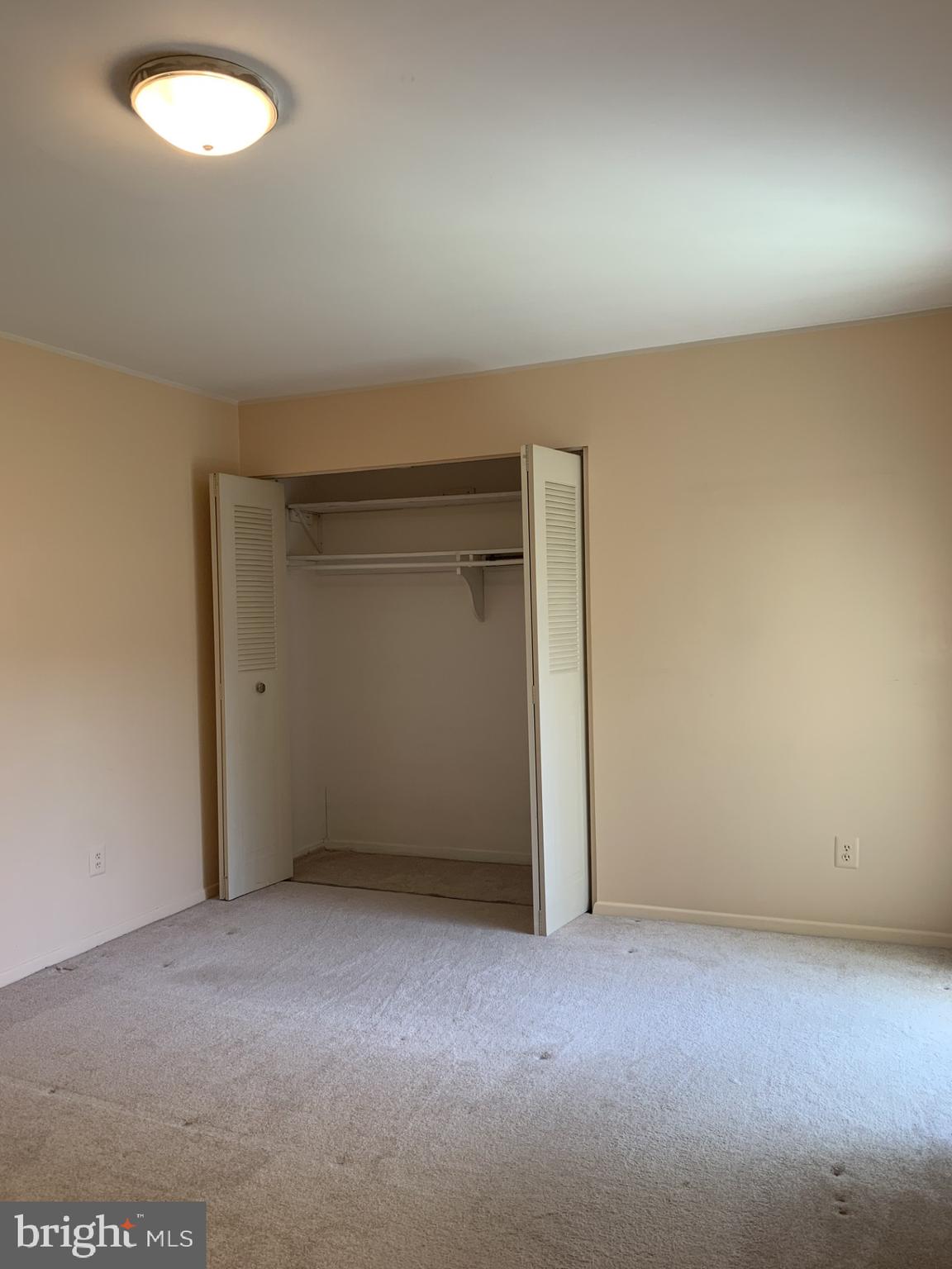 LAFAYETTE PARK CONDOMINIUM - Residential Lease