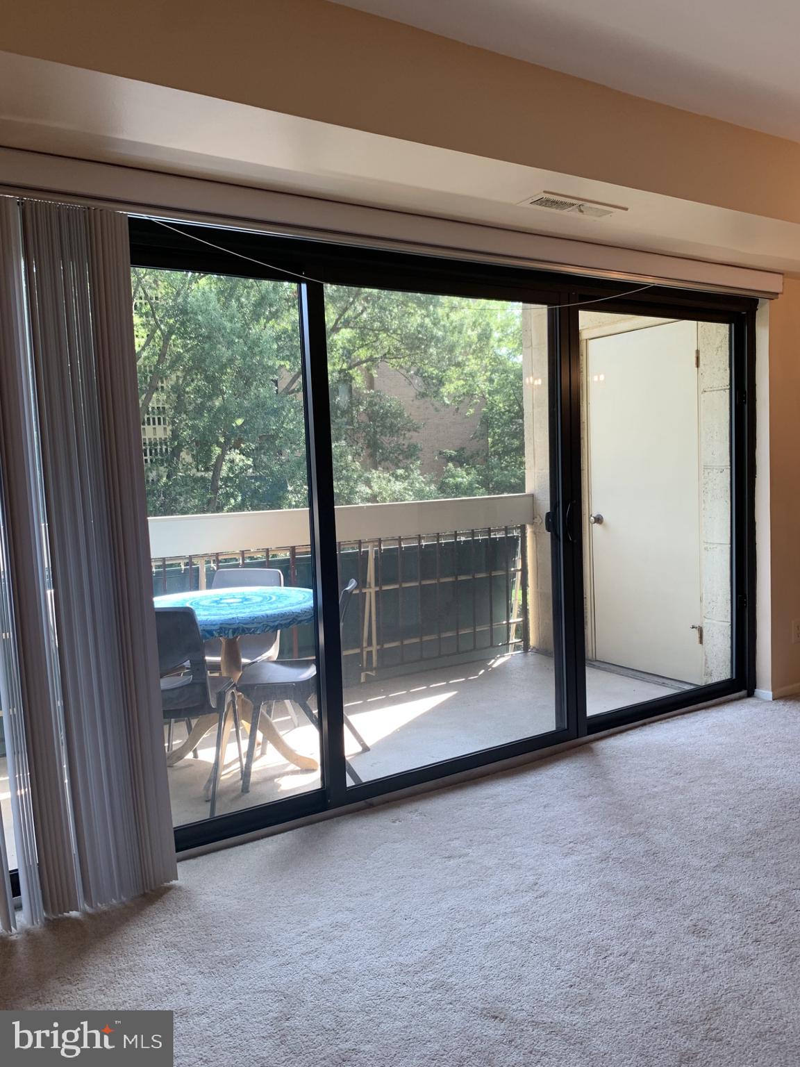 LAFAYETTE PARK CONDOMINIUM - Residential Lease