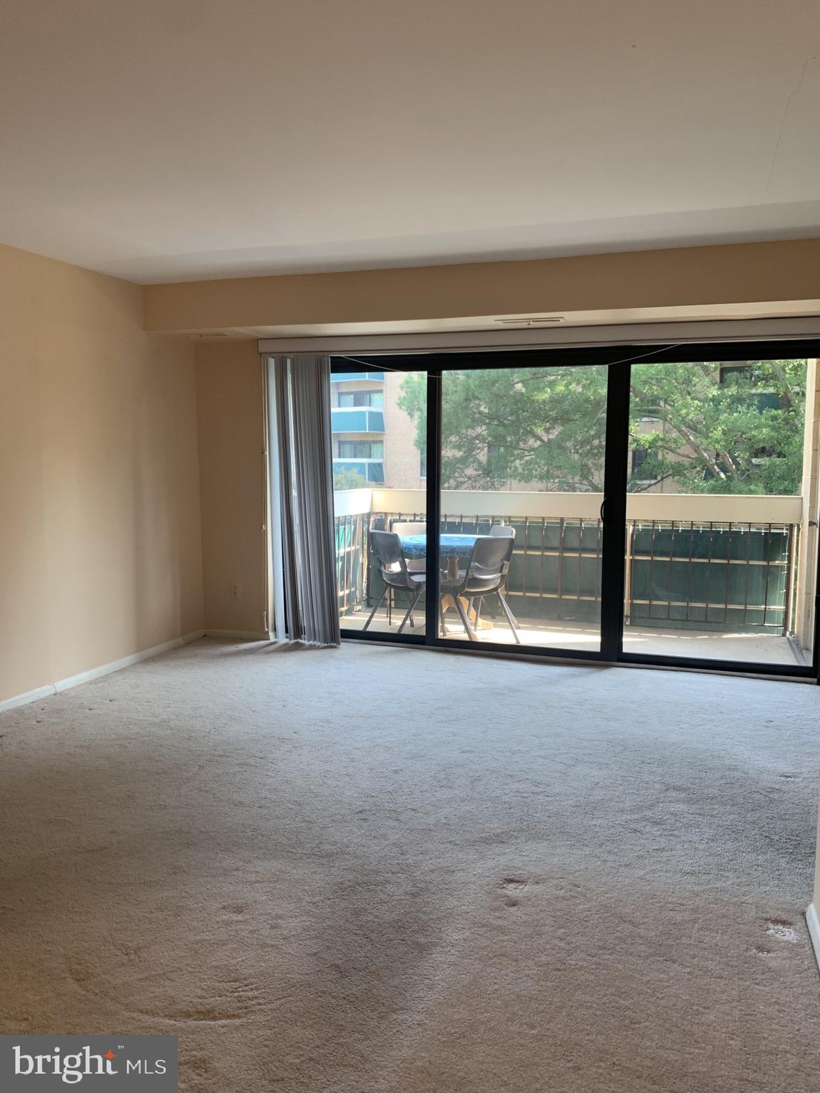 LAFAYETTE PARK CONDOMINIUM - Residential Lease