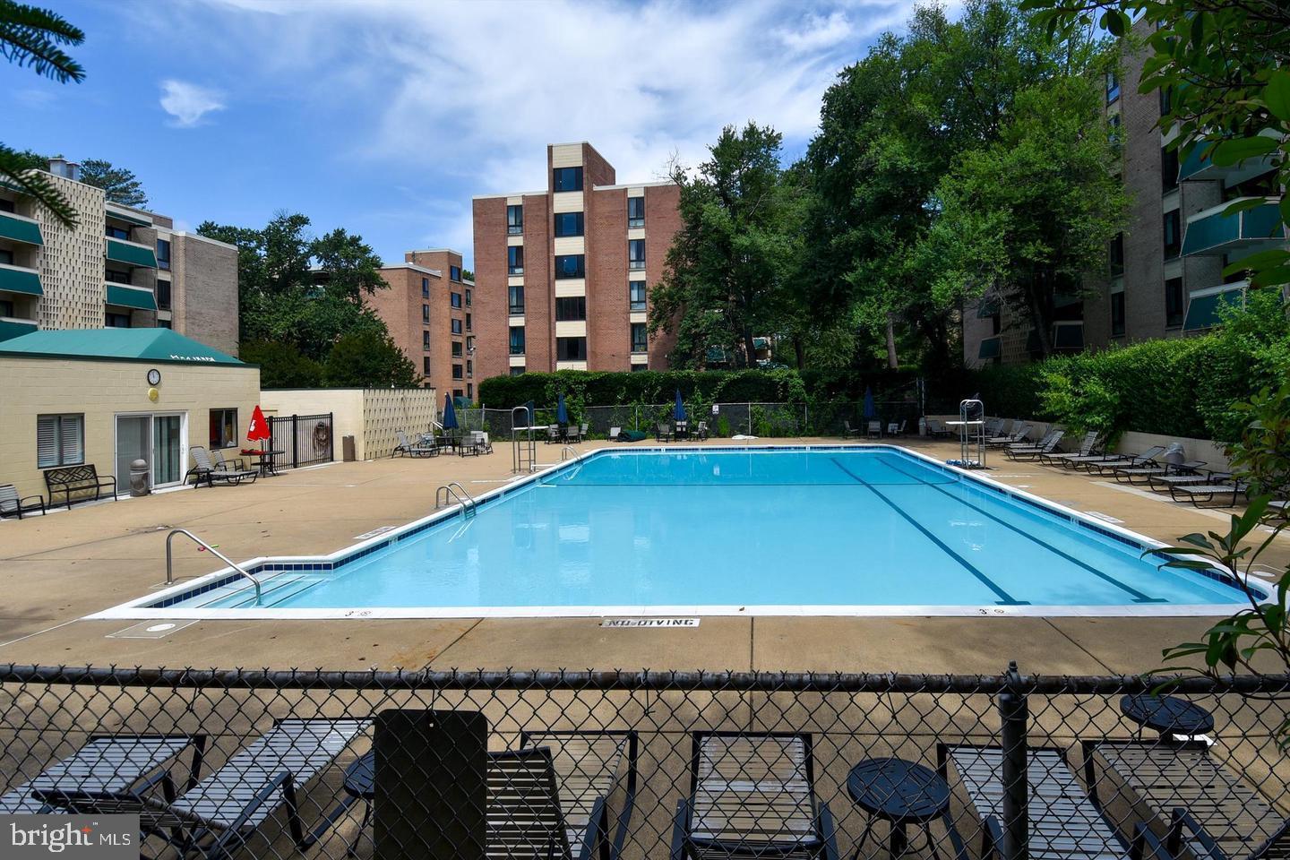 LAFAYETTE PARK CONDOMINIUM - Residential Lease