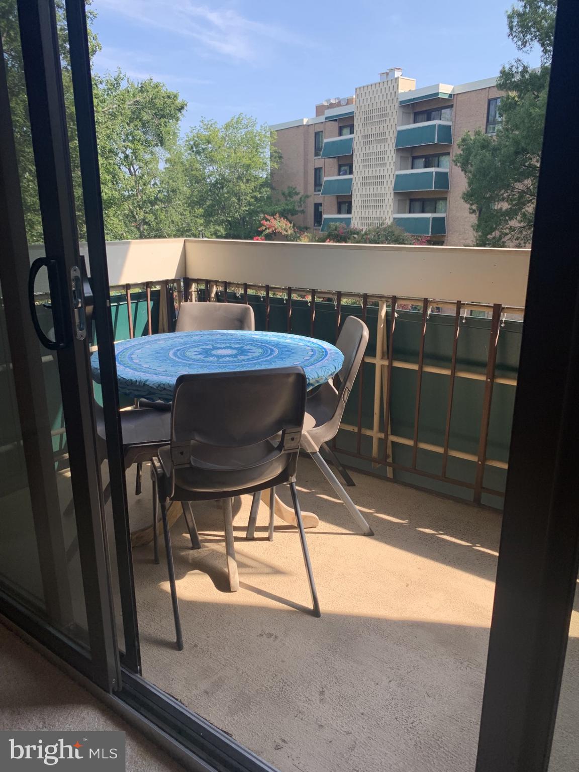 LAFAYETTE PARK CONDOMINIUM - Residential Lease