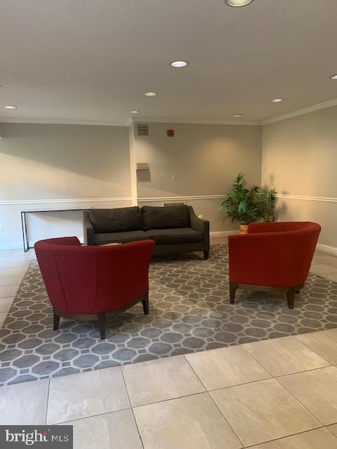 LAFAYETTE PARK CONDOMINIUM - Residential Lease