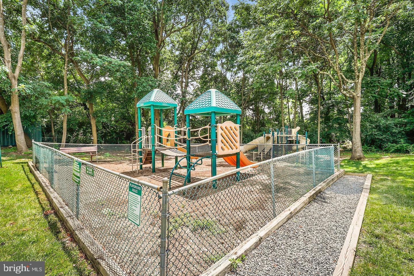 LAFAYETTE PARK CONDOMINIUM - Residential Lease